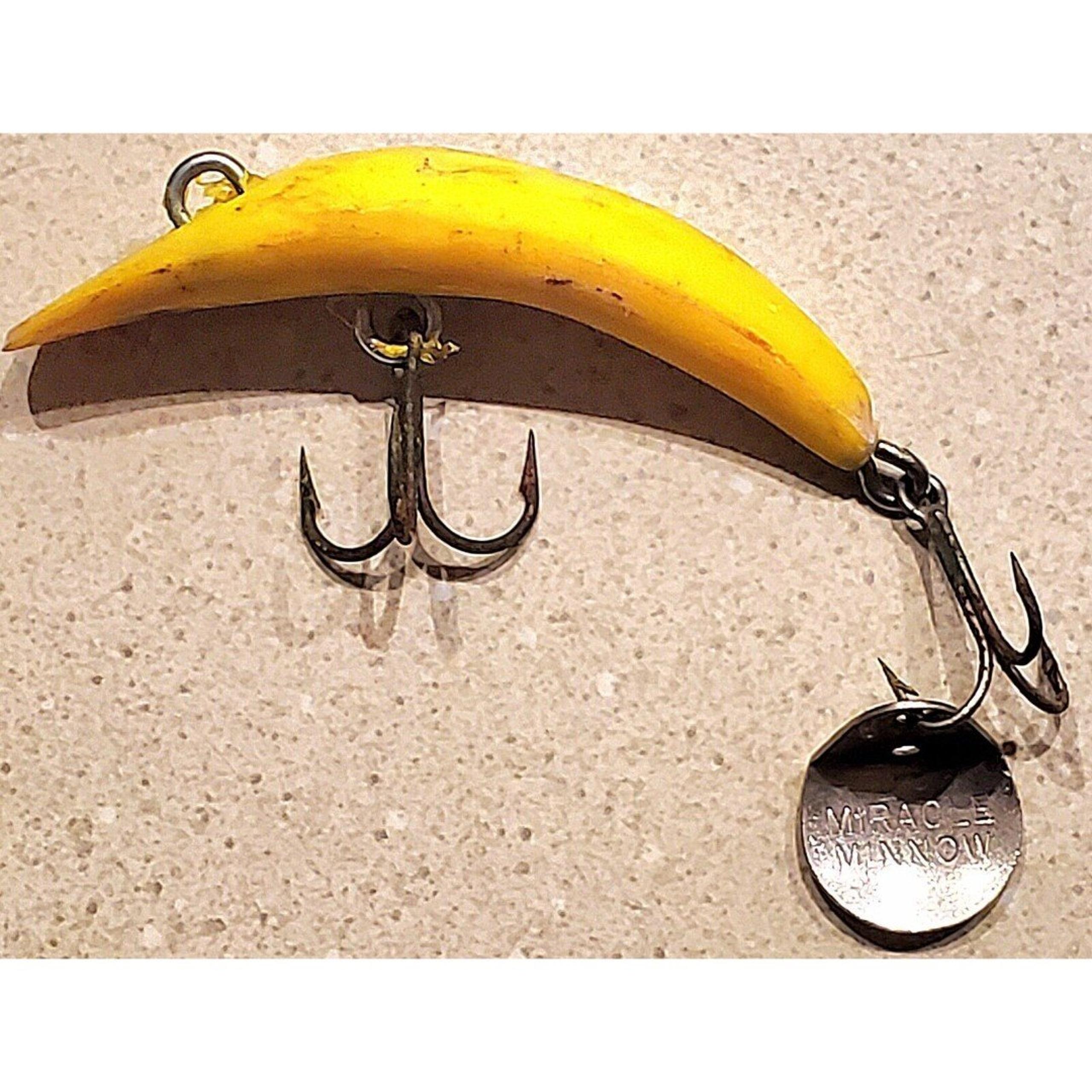VTG Helin? Yellow Body Black Spot Flatfish Fishing Lure 2 Treble Wright McGill