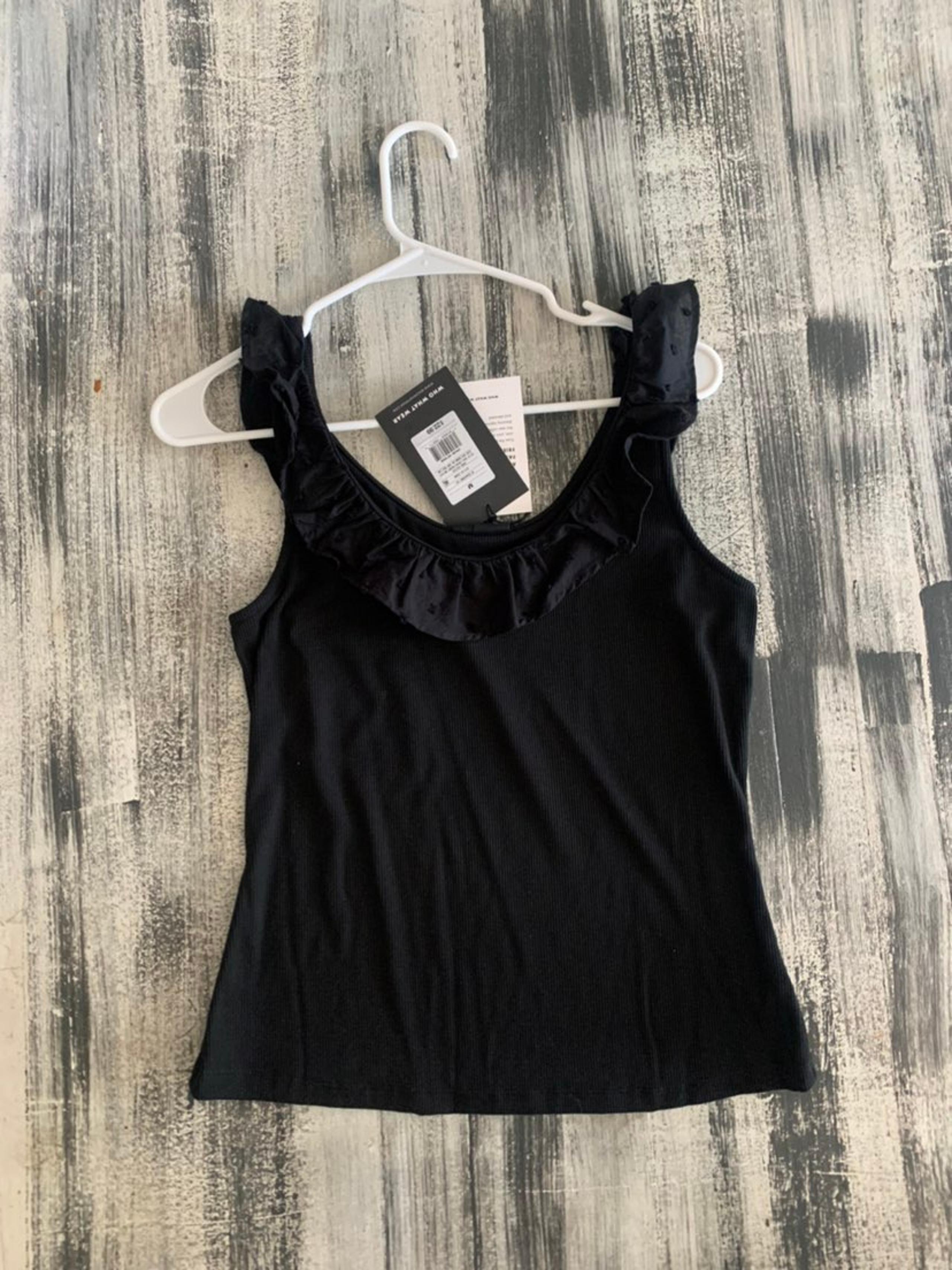 Who what wear Ruffle tank top