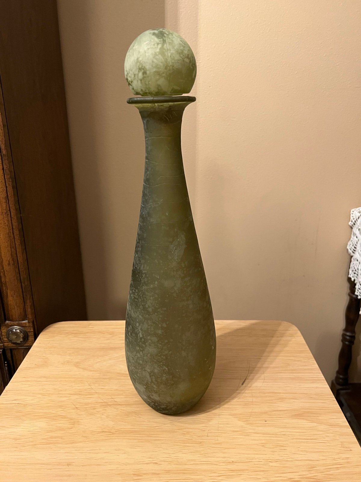 Scavo textured large wine decanter made in Spain