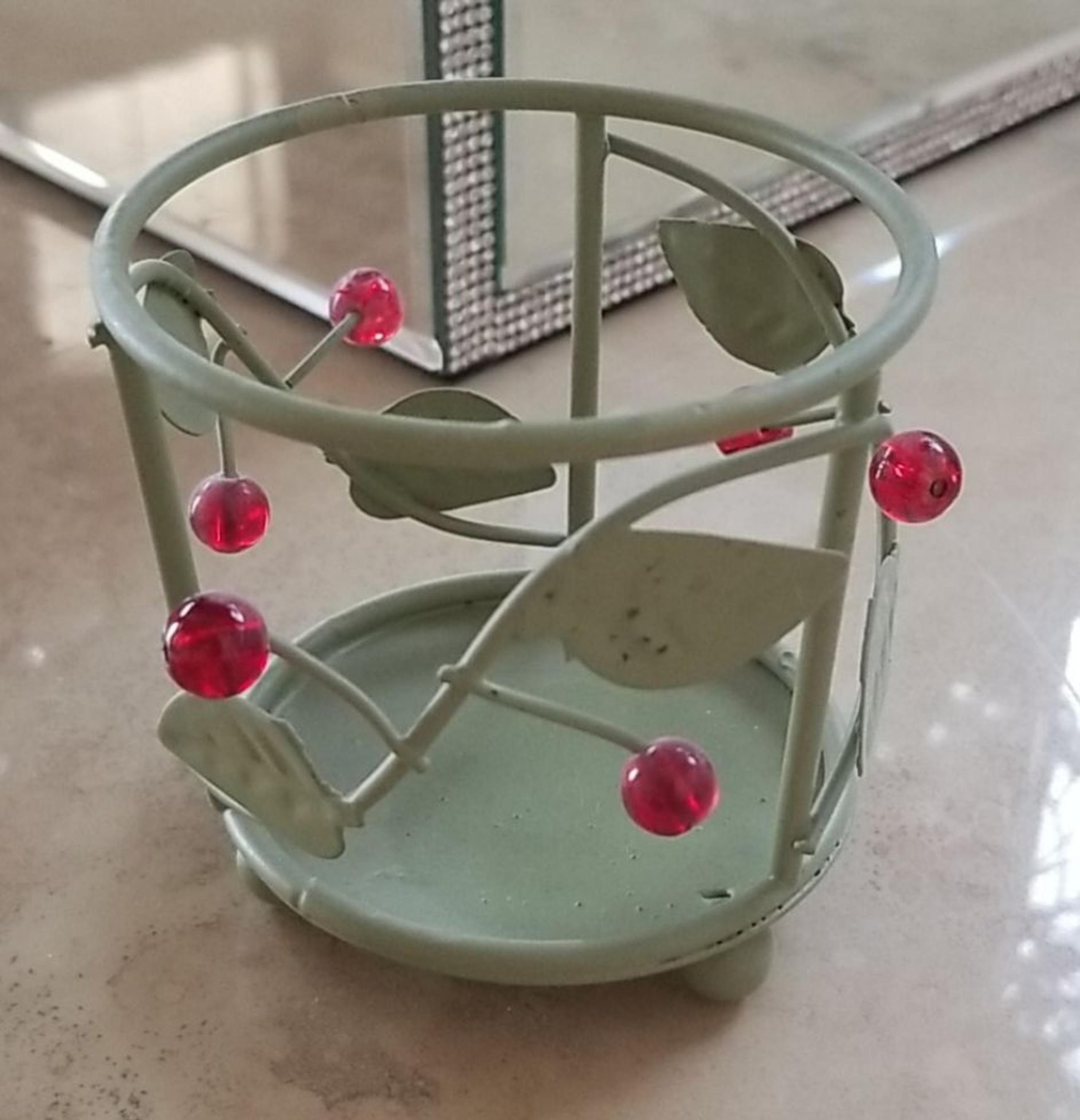 Holly candle holder nwot
