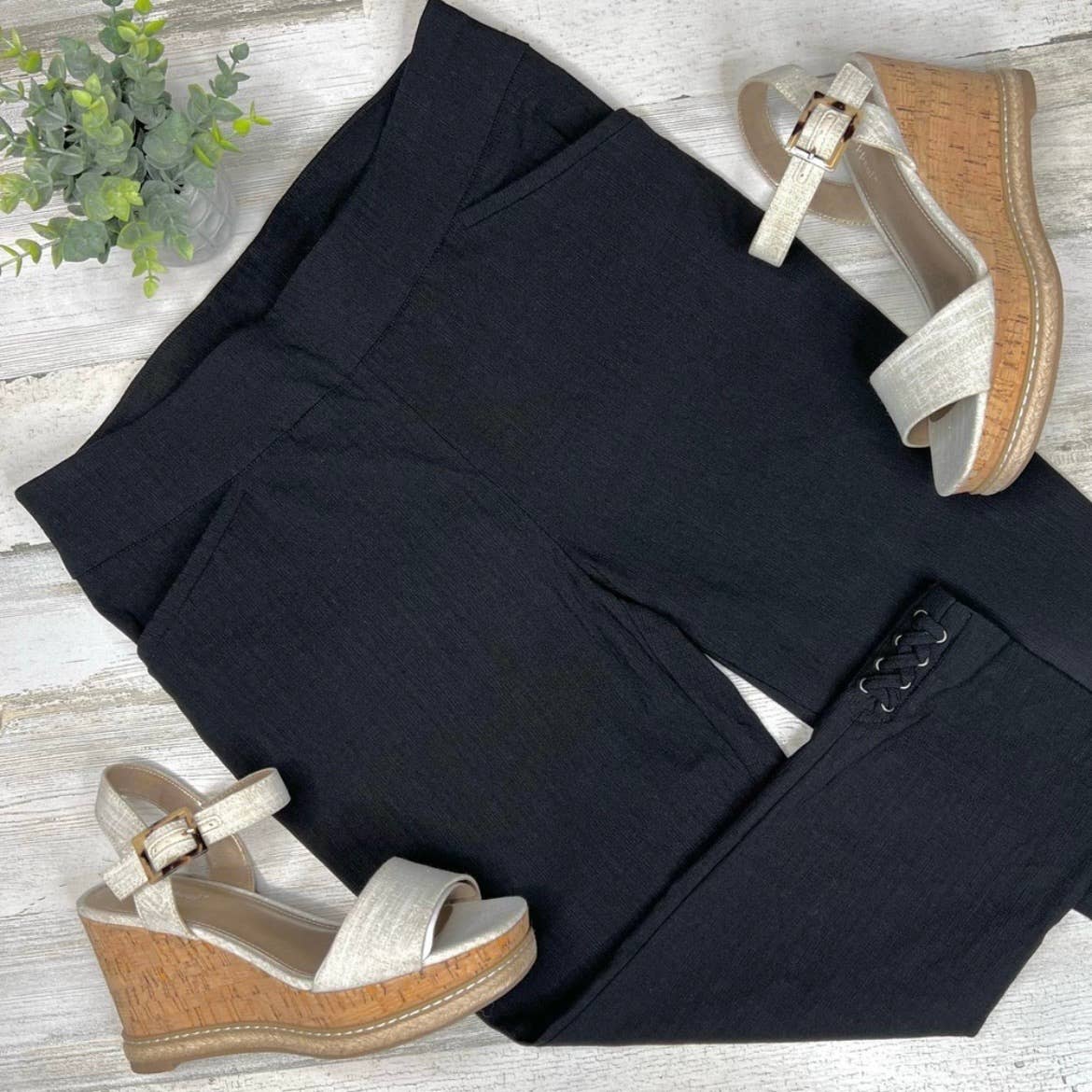 Chico’s Perfect Stretch Jacquard Pull-On Capri Pants Black Women's Size Small