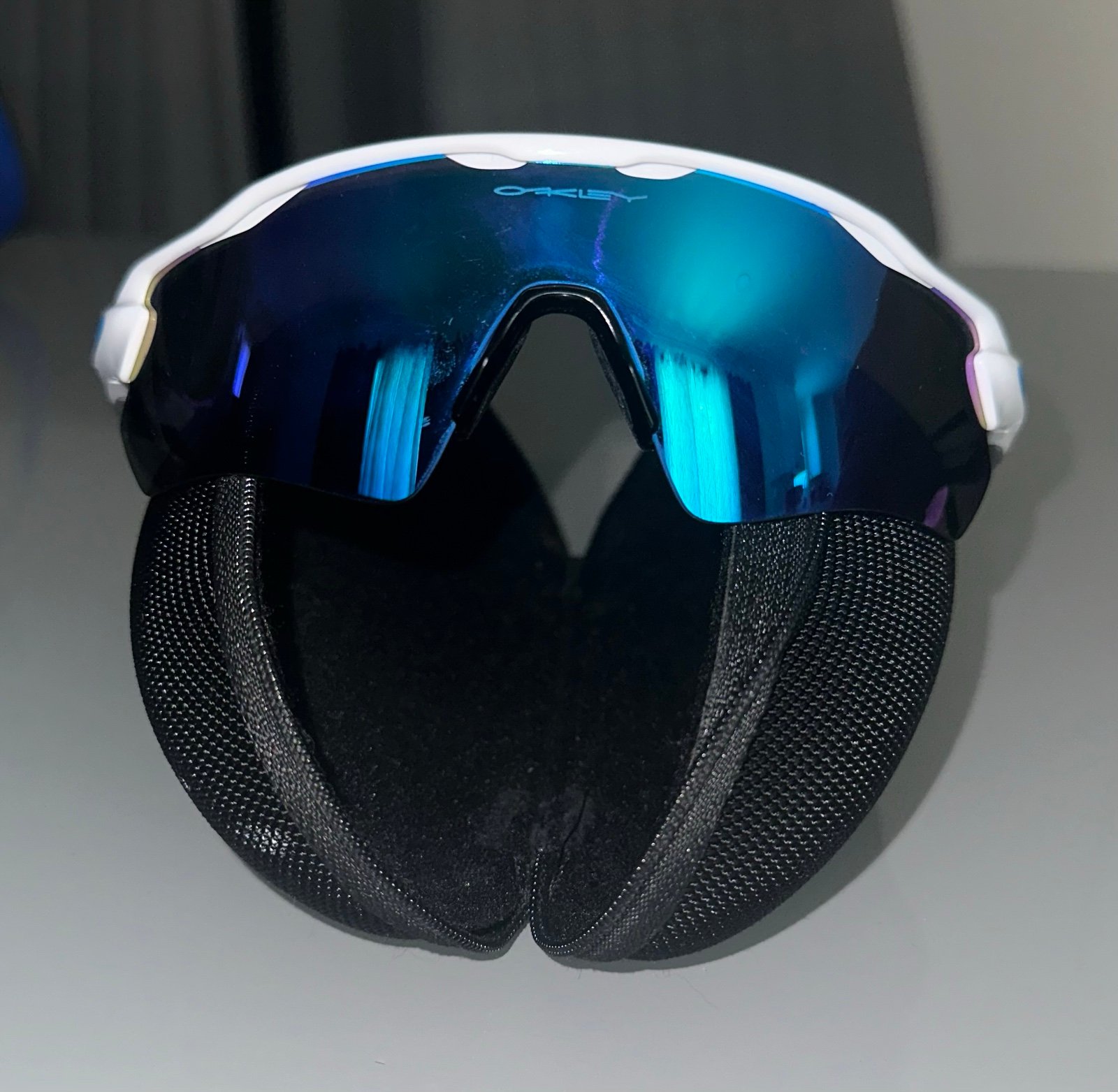 Oakley Radar Ev Path Polished White Glasses with Prizm Sapphire Iridium Lenses
