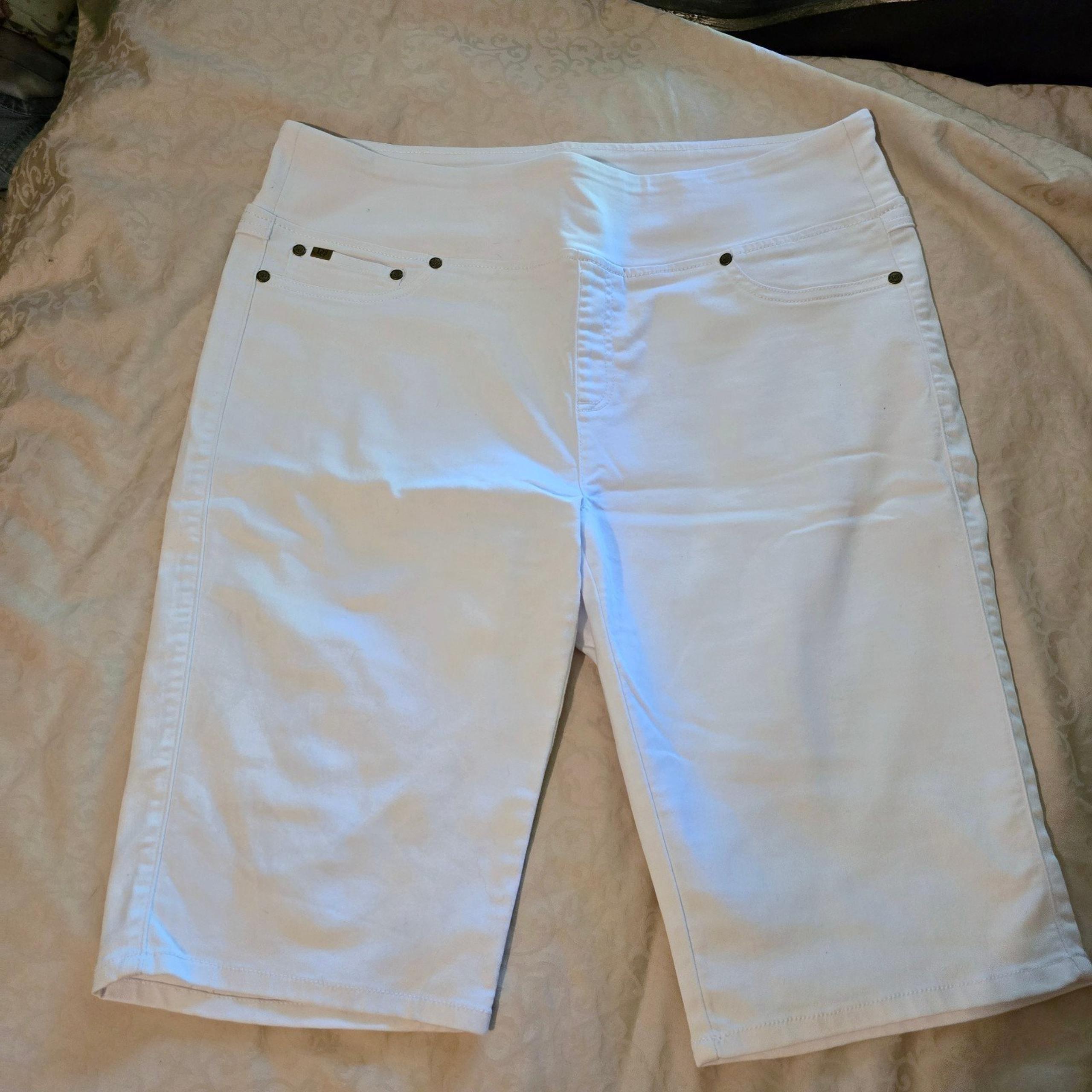 XL Diane Gilman White Capri Pants like new