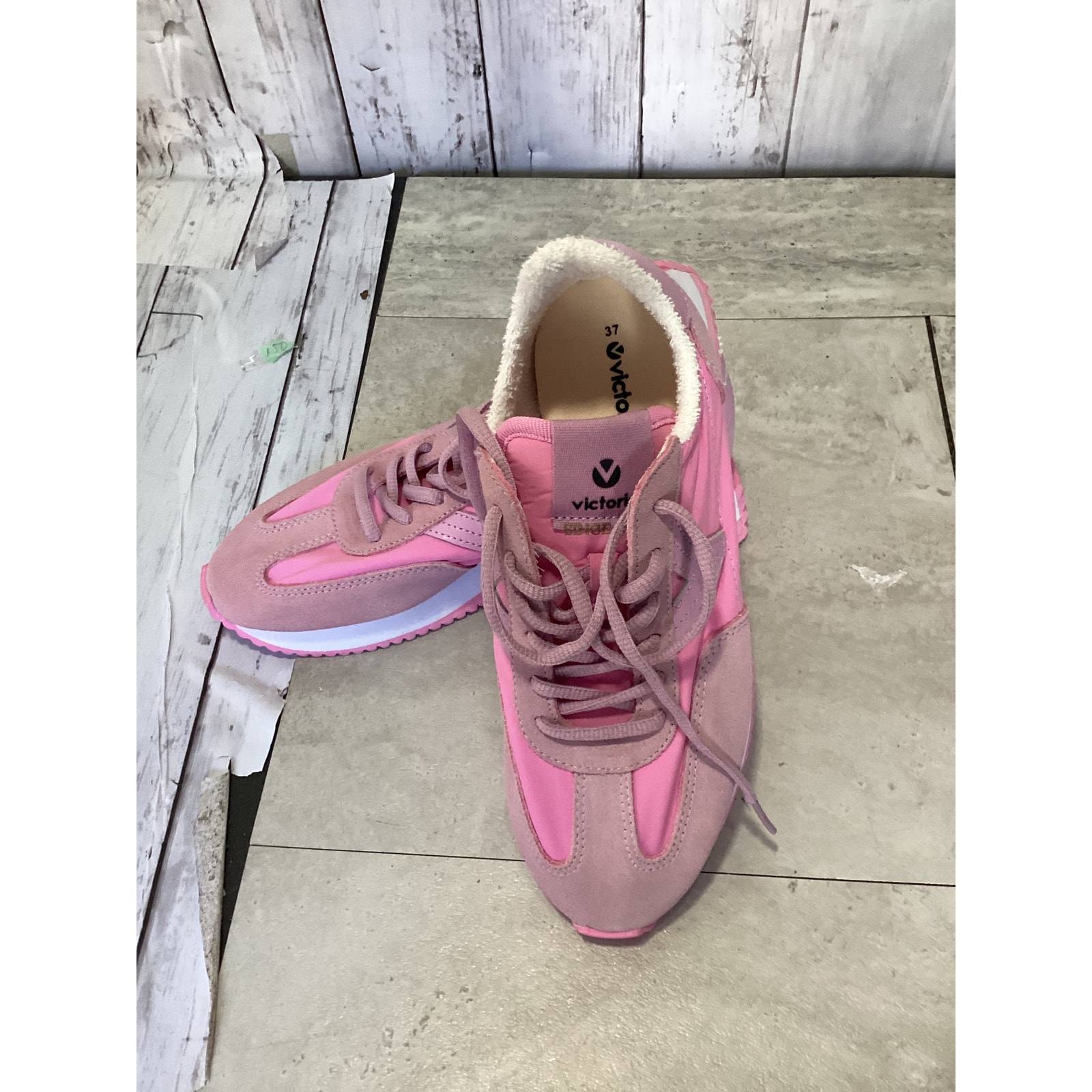 Victoria Women's Cosmos Retro Nylon Suede Shoes