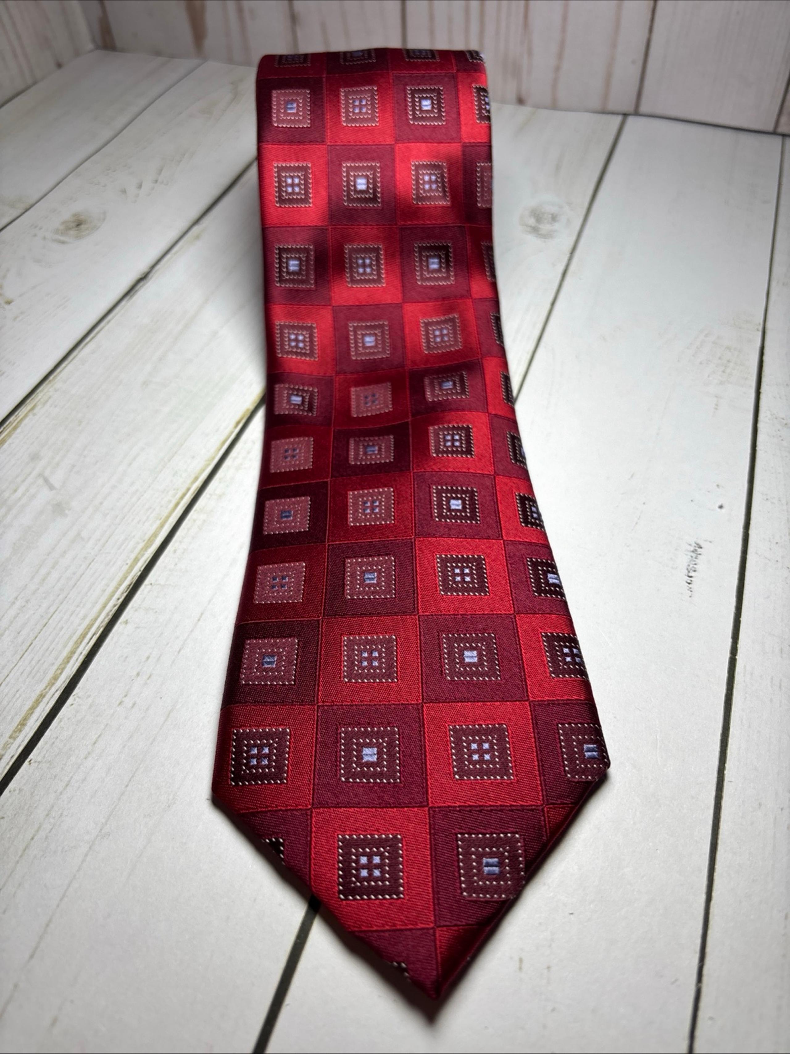 IKE BY IKE BEHAHR Mens Tie Red & Blue Geometric Square 60" x 3.5"
