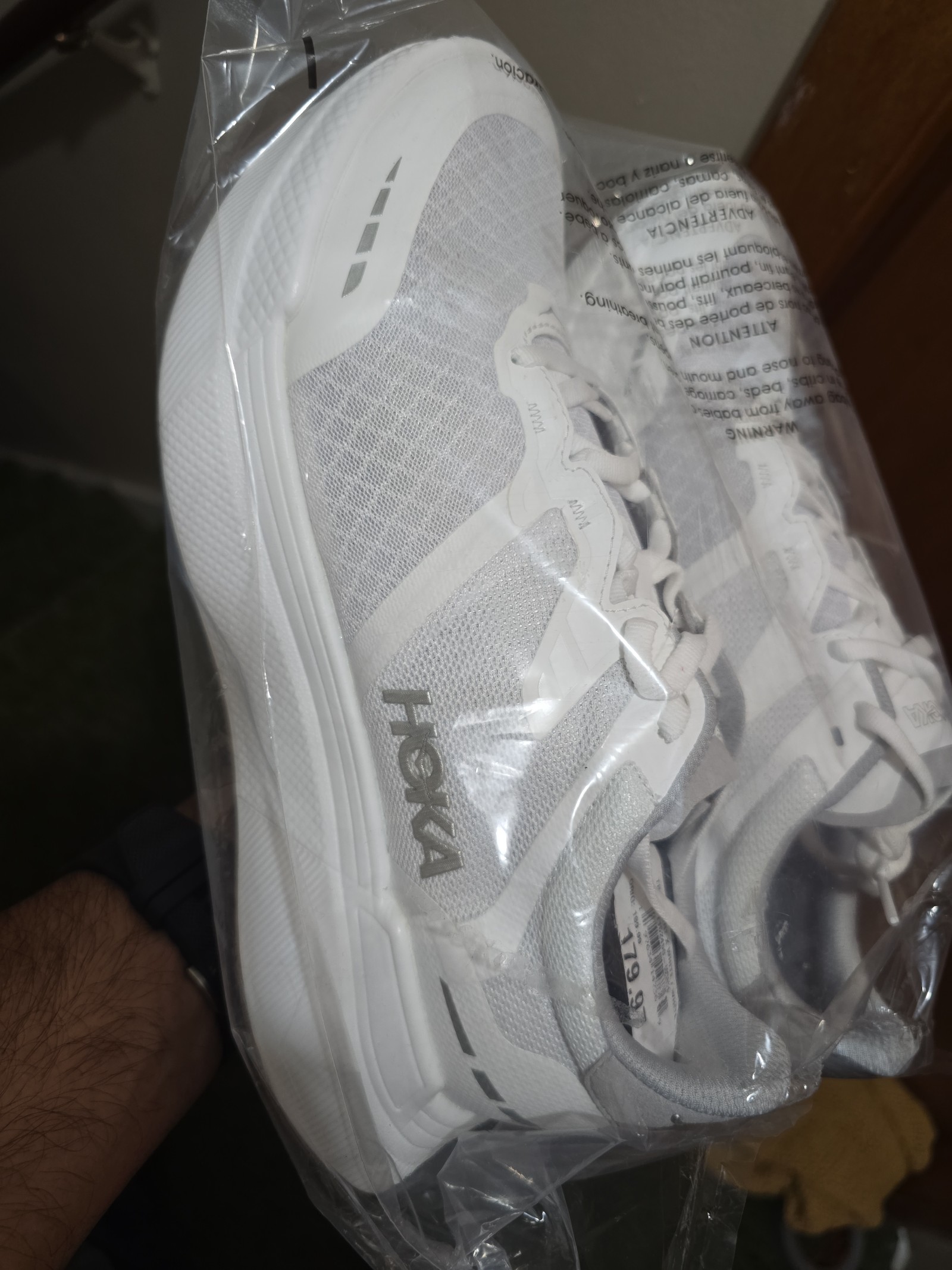 Hoka x/white on white