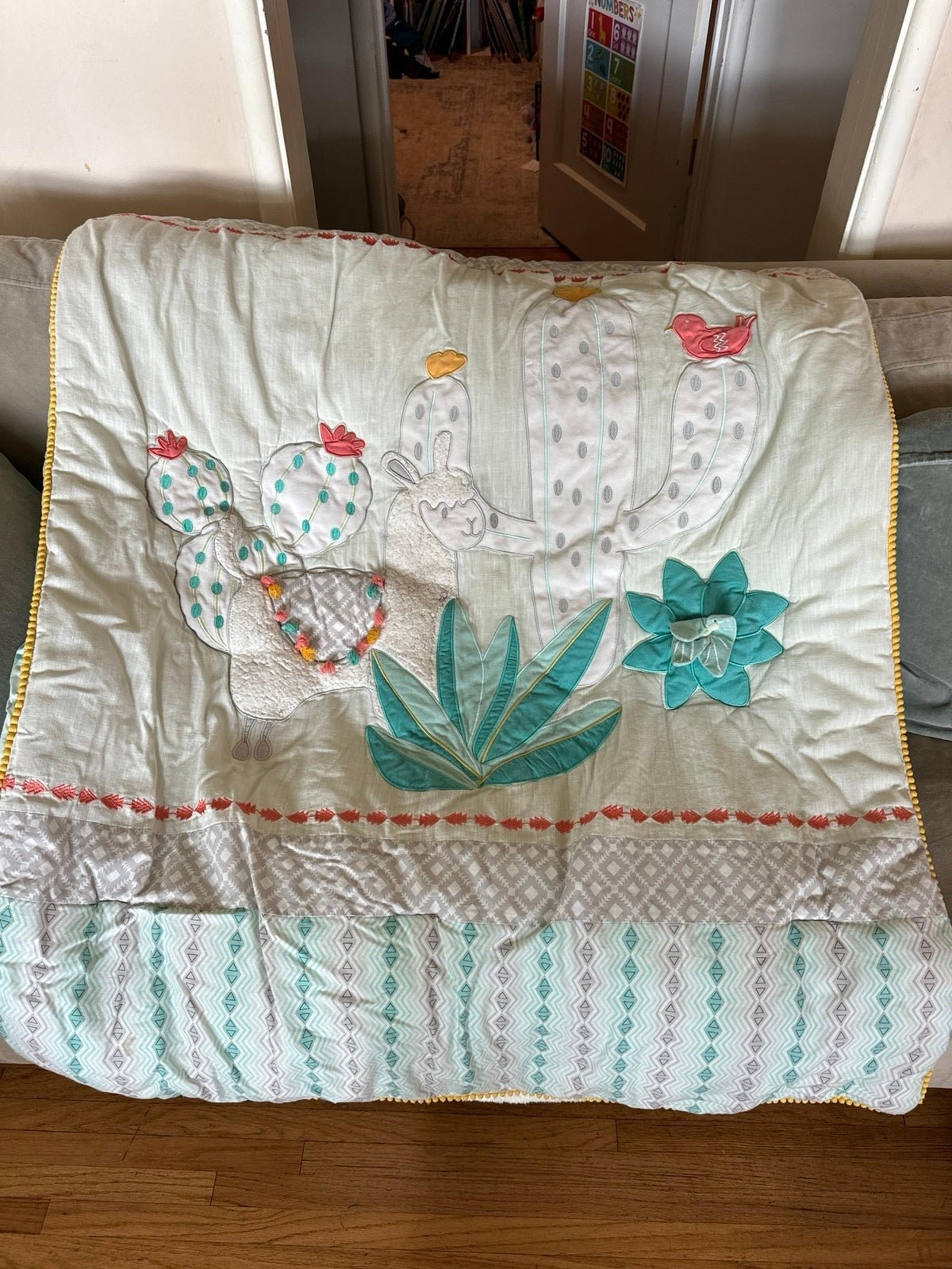 Peanut shell toddler crib quilt