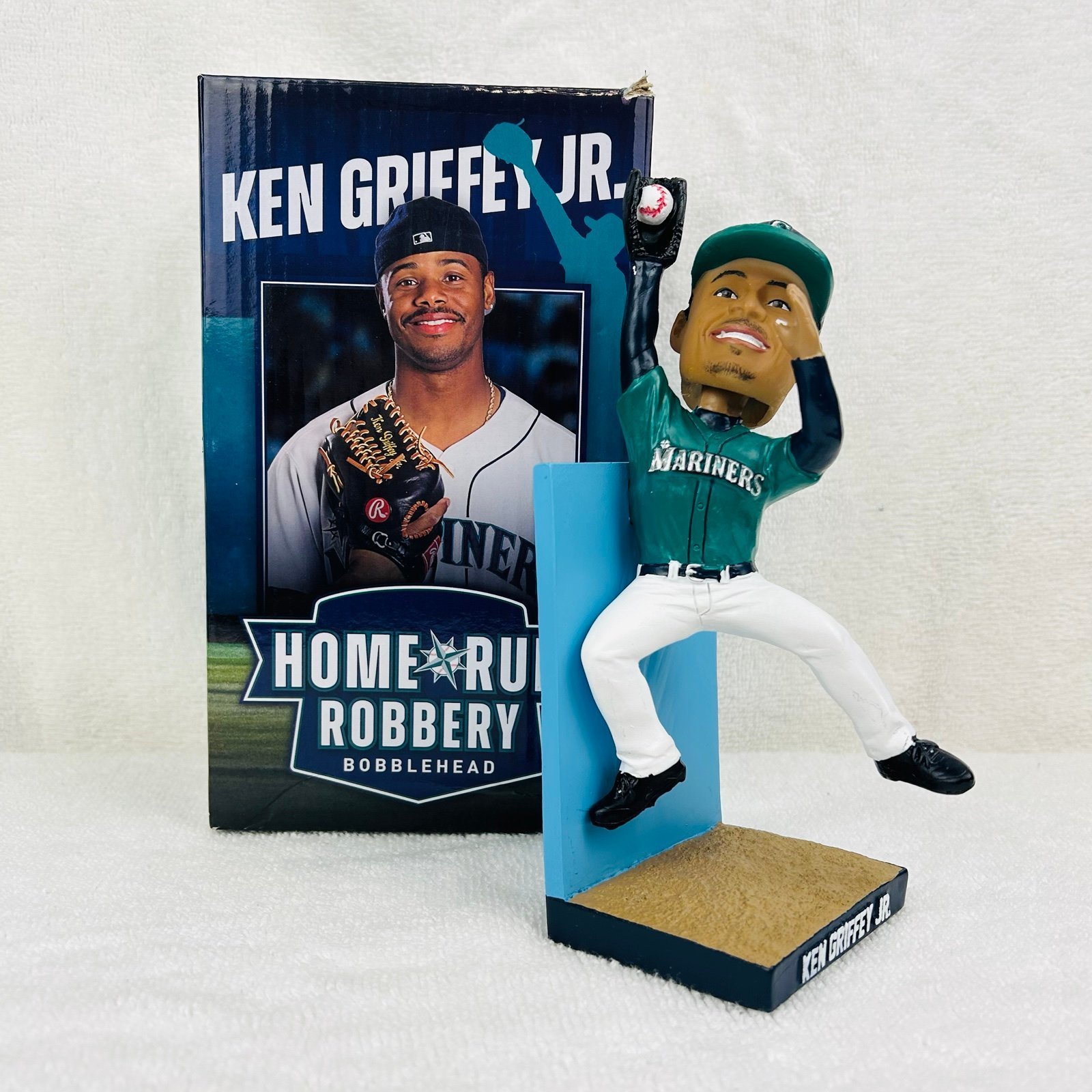 Ken Griffey Jr. HOME RUN ROBBERY Bobblehead 4/15/2024 SGA Seattle Mariners