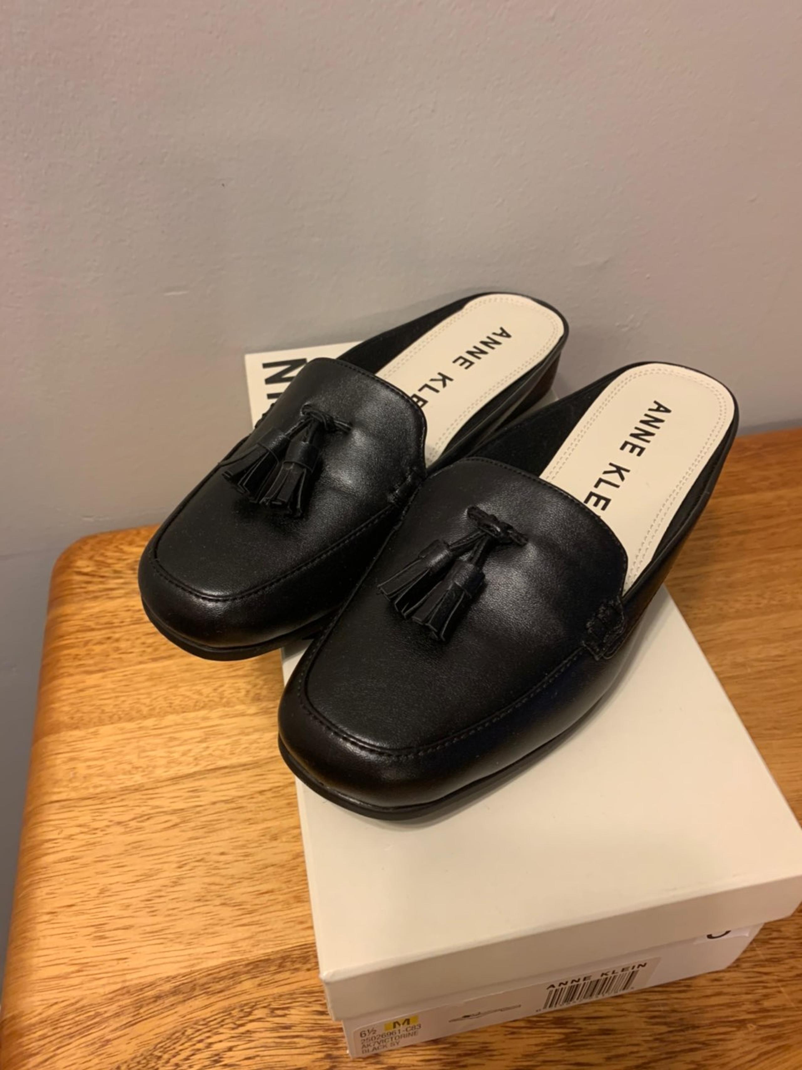 anne klein slip on loafers W6.5