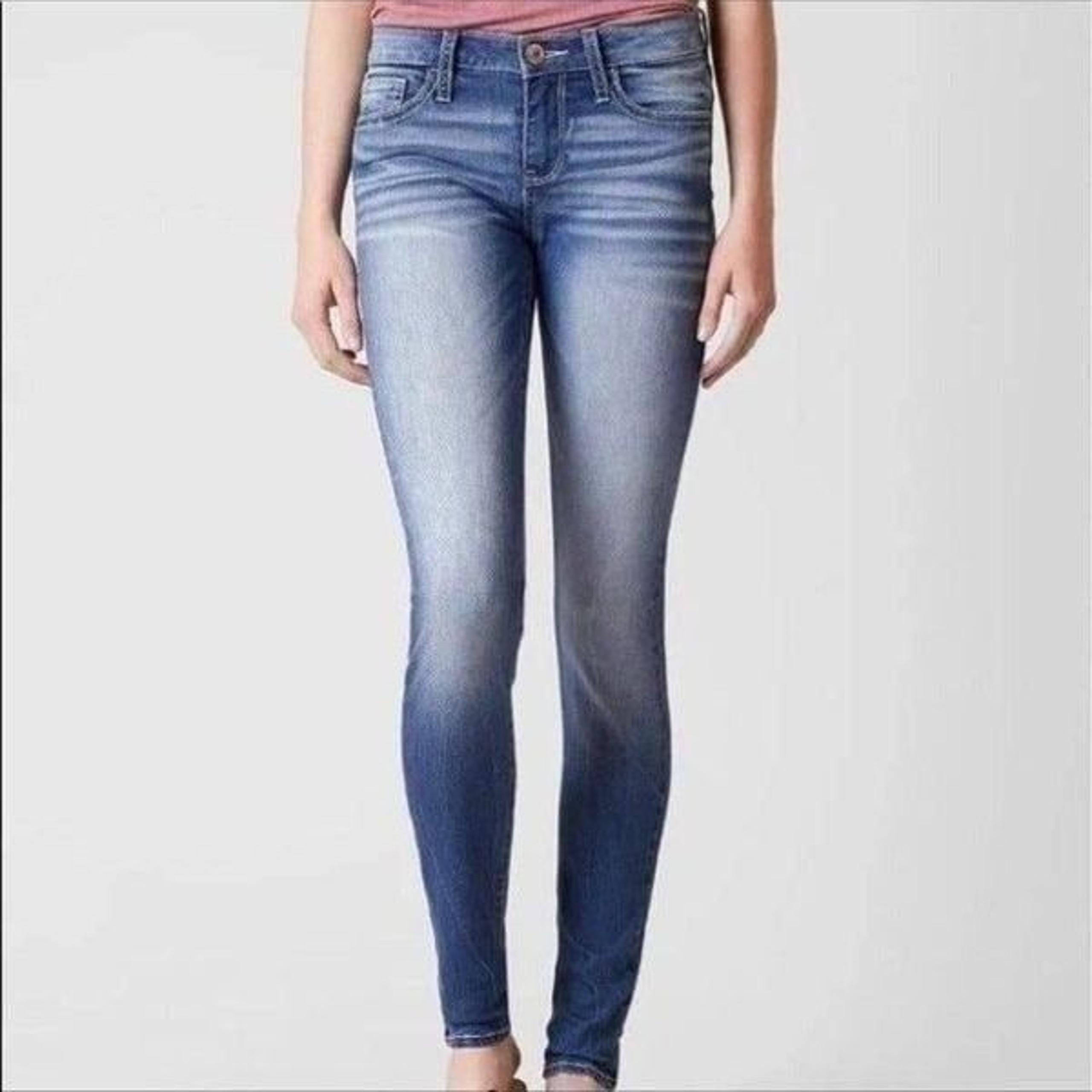 Daytrip Distressed Lynx Skinny Jeans 27 Light Wash Mid Rise