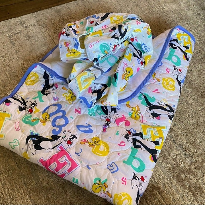 Vintage 1993 Sylvester and Tweety Warner Bros Quilt Blanket & Fitted Crib Sheet