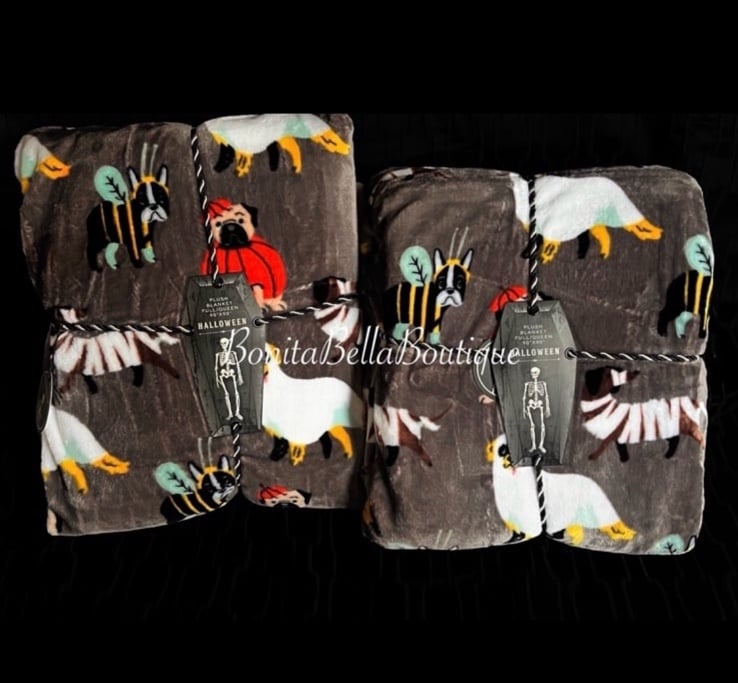Halloween queen size blanklets