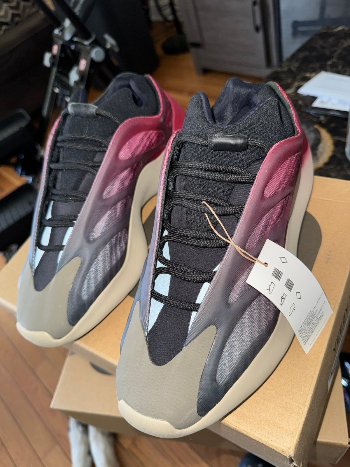 Yeezy Adidas 700 V3