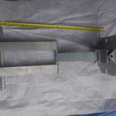 Heavy duty folding tv mount