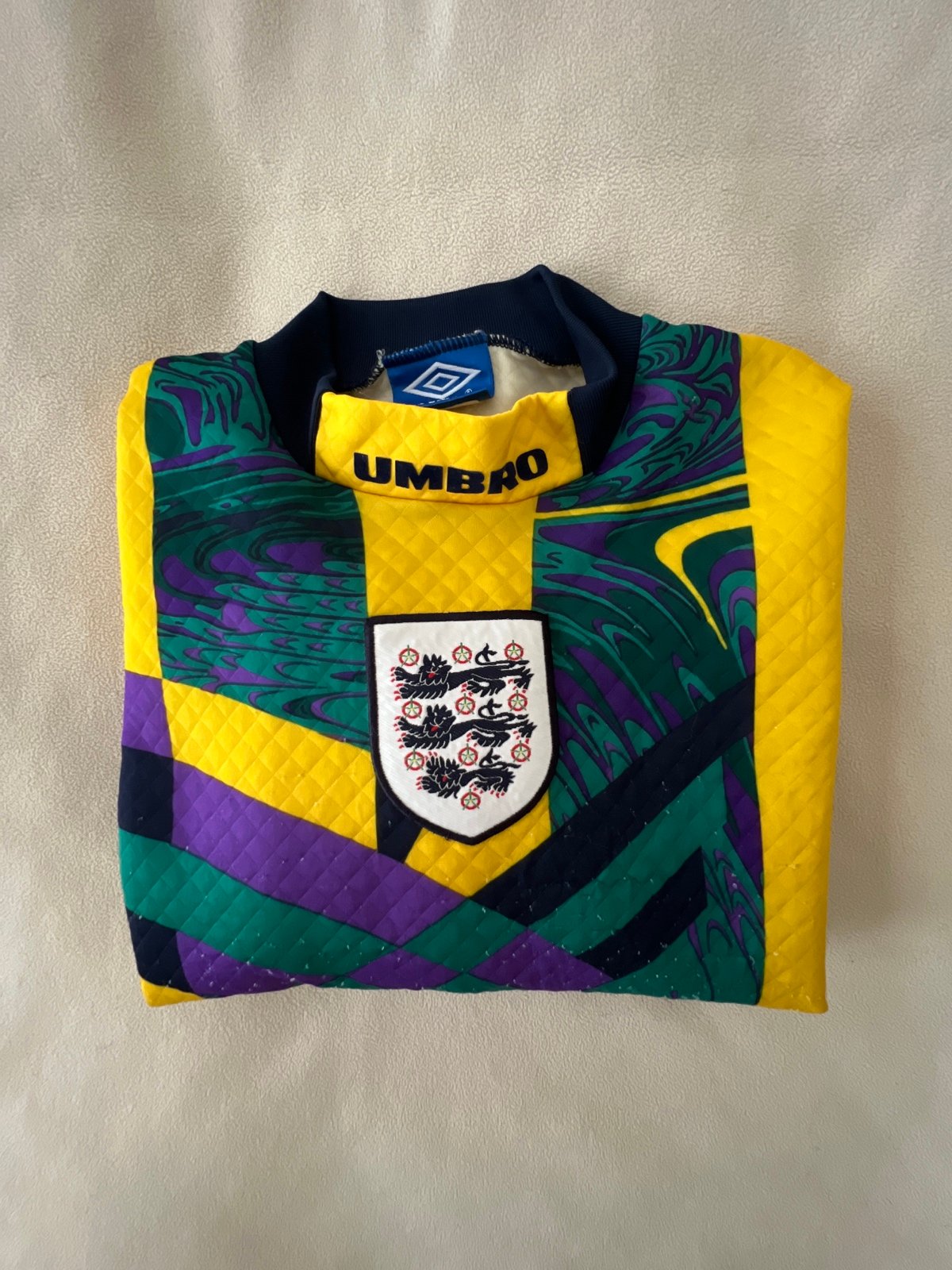 Soccer jersey vintage rare England size L
