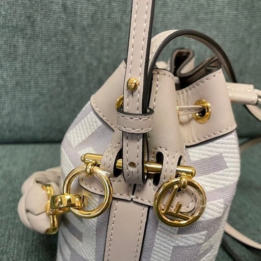 Bucket bag