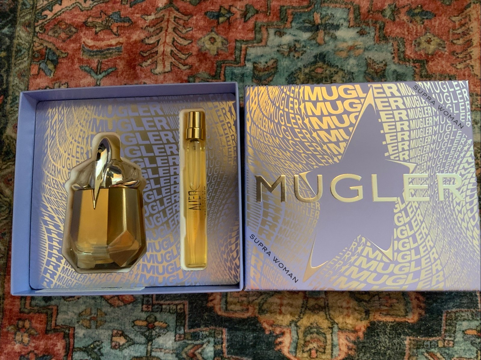 ALIEN GODESS Gift set NEW in Box 1.7 oz plus travel size retails for 120