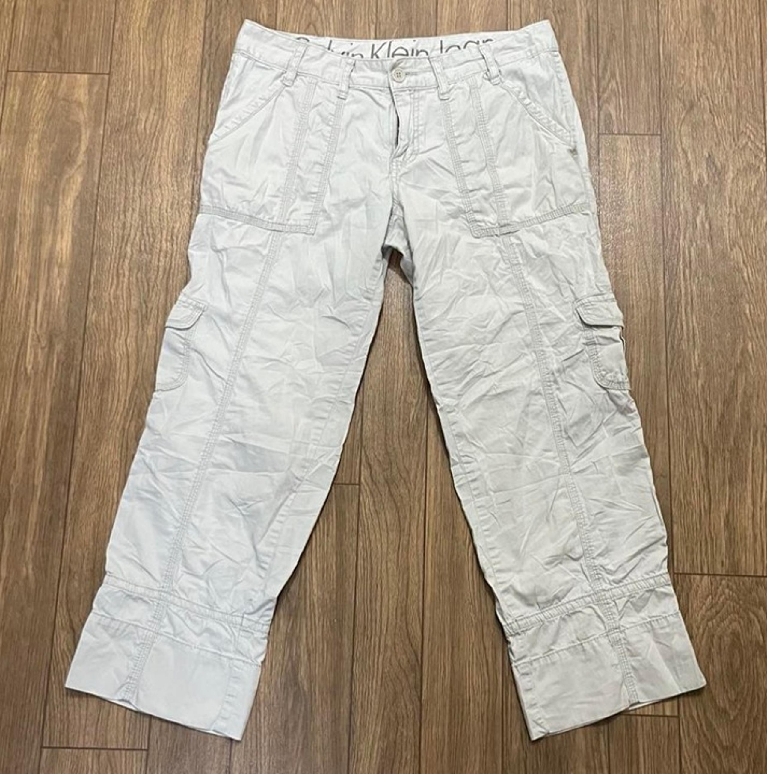 Calvin Klein Solid Beige Cargo Capri Pants For Women Size 8