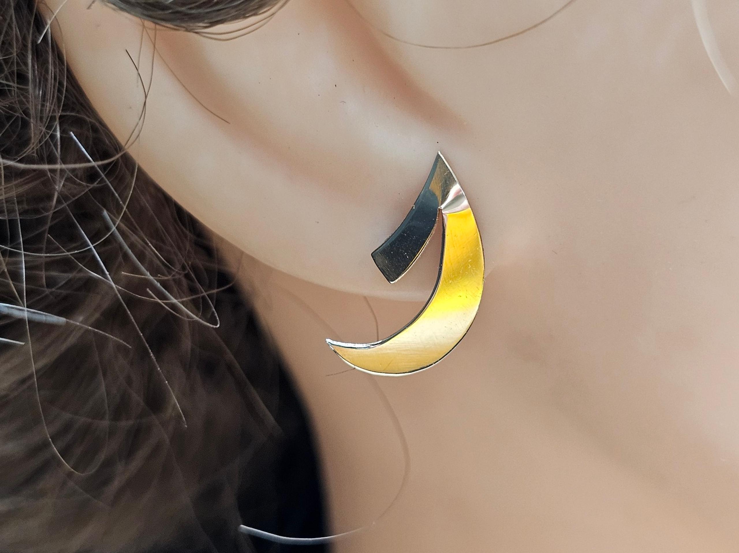 Vintage 1970's 14k gold unique shaped earrings