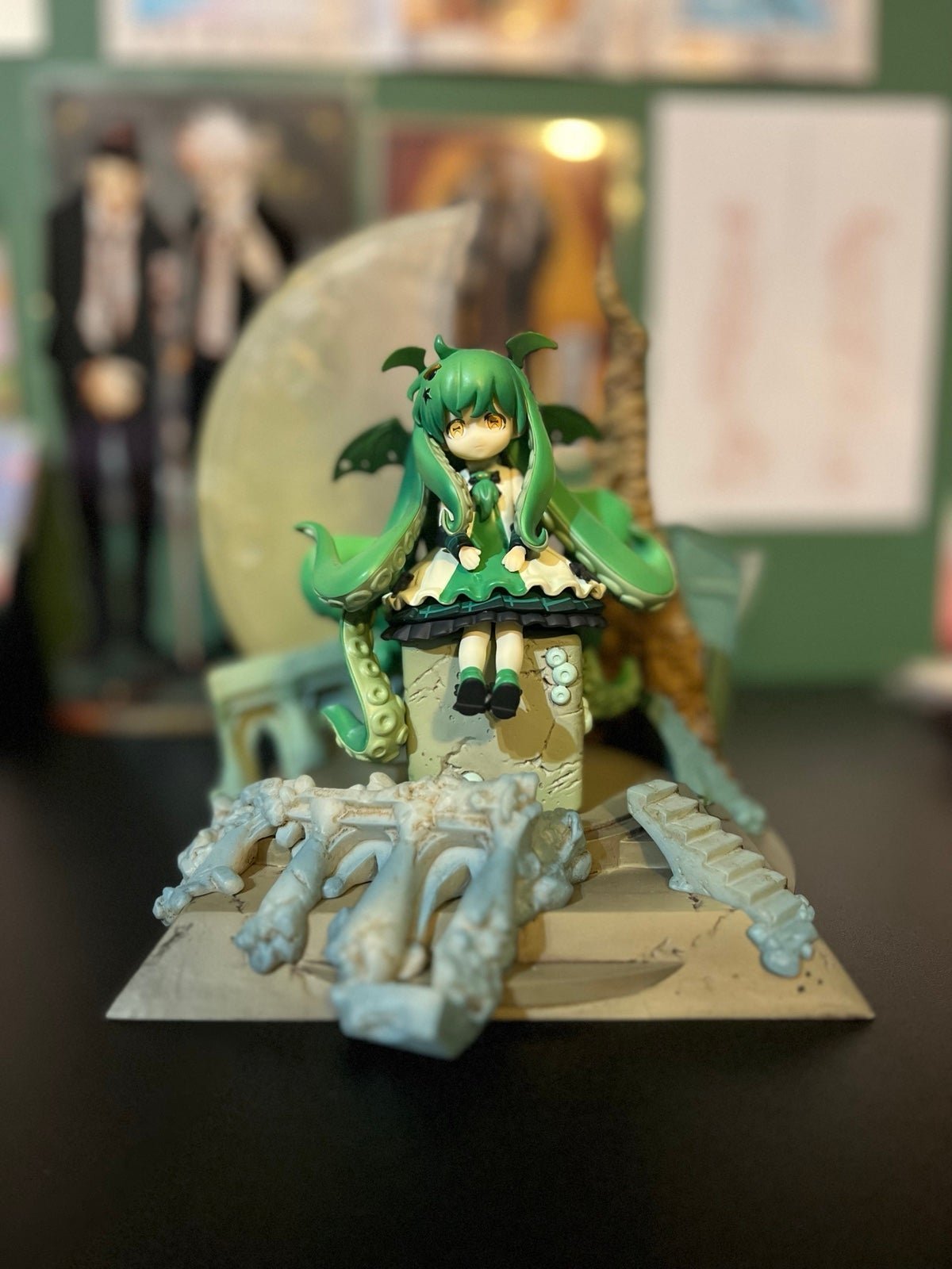 absent-minded master of r'lyeh cthulhu dx version figure