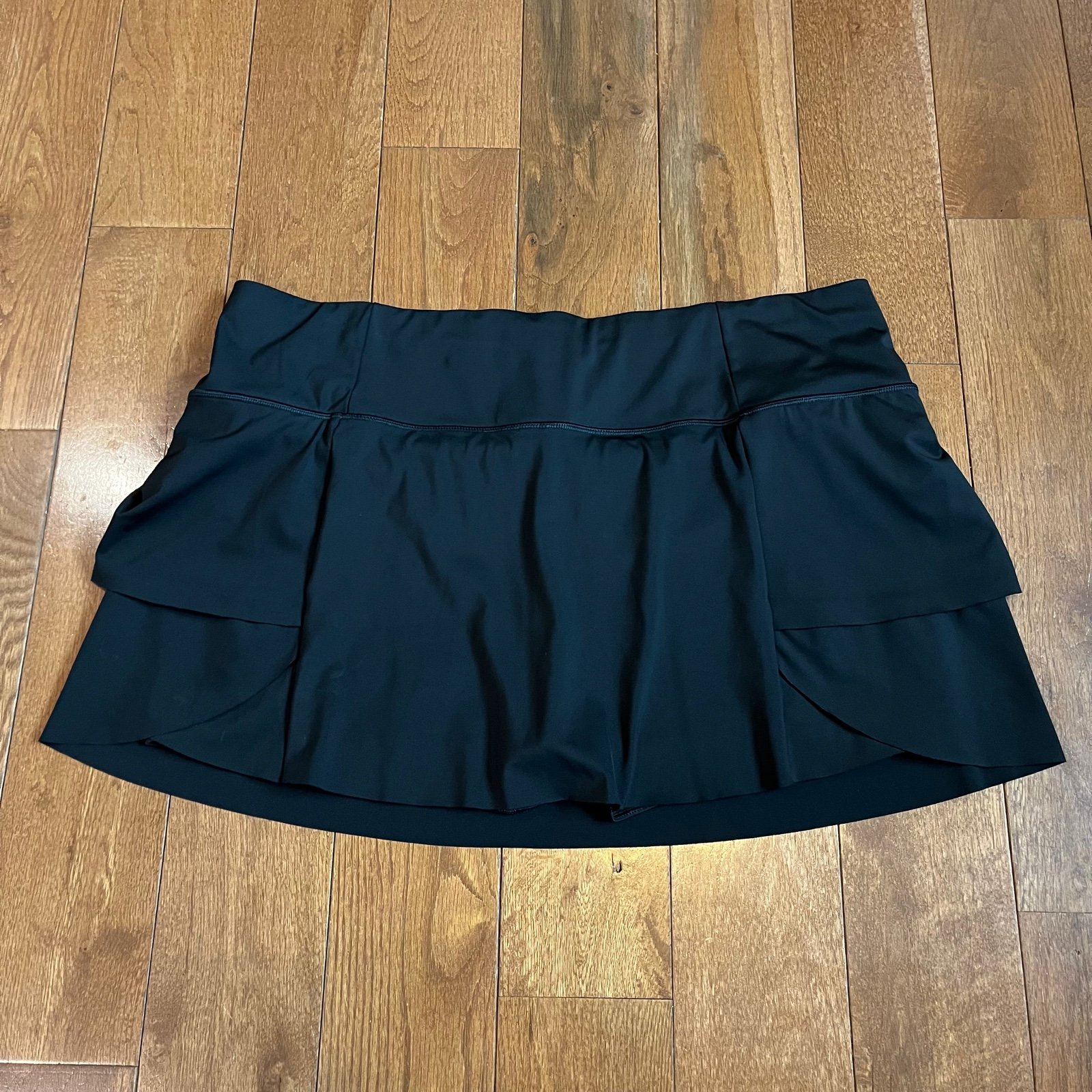Womens Athleta Momentum Ruffled Tier Skort Skirt sz XL
