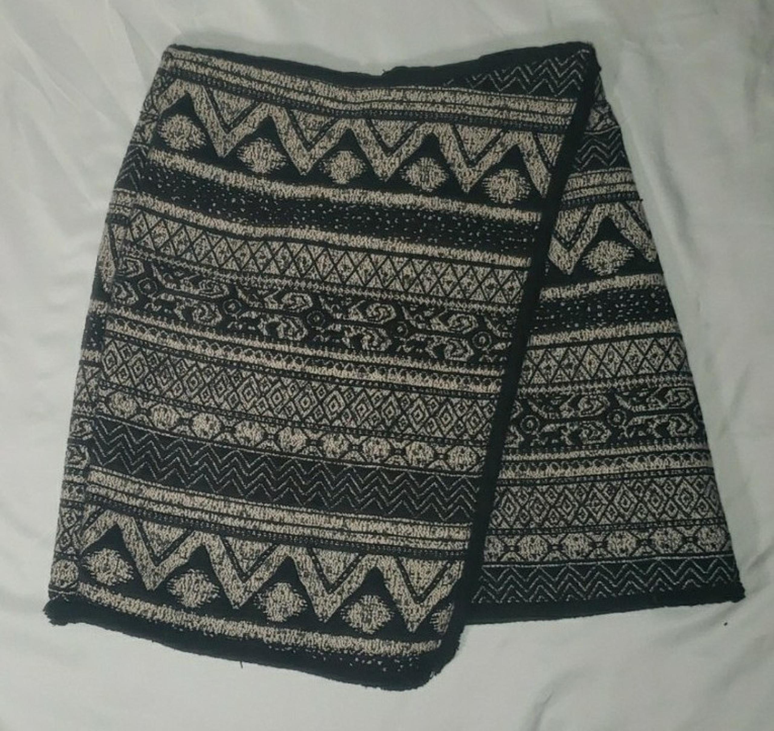 NWOT H&M Aztec Wrap skirt