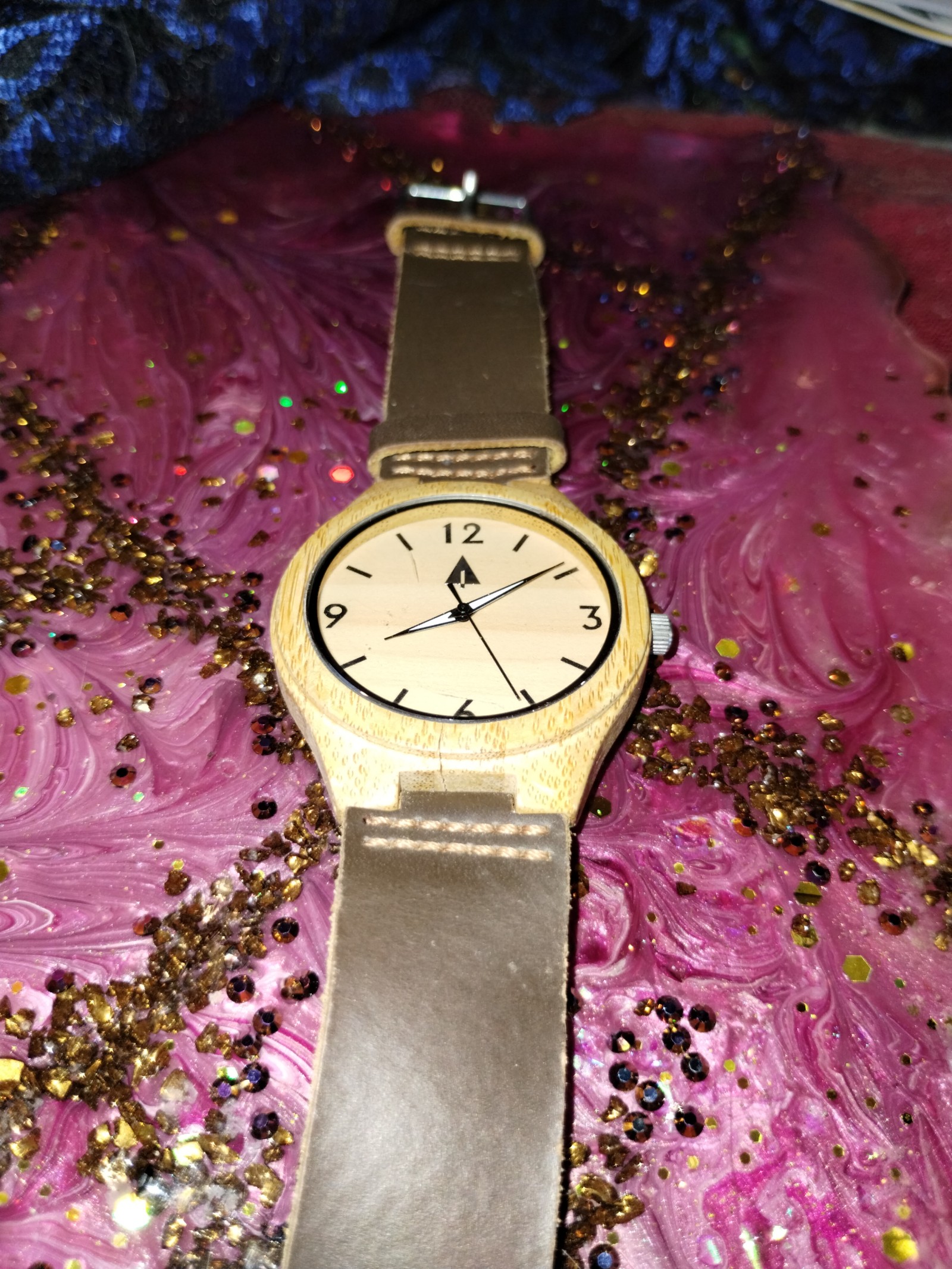 Very sophisticated men's wooden watch from tree hut with a Brown leather band.