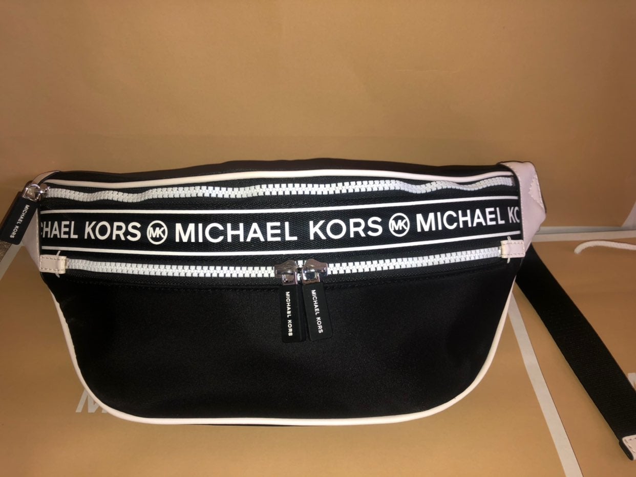 Michael kors fanny pack new