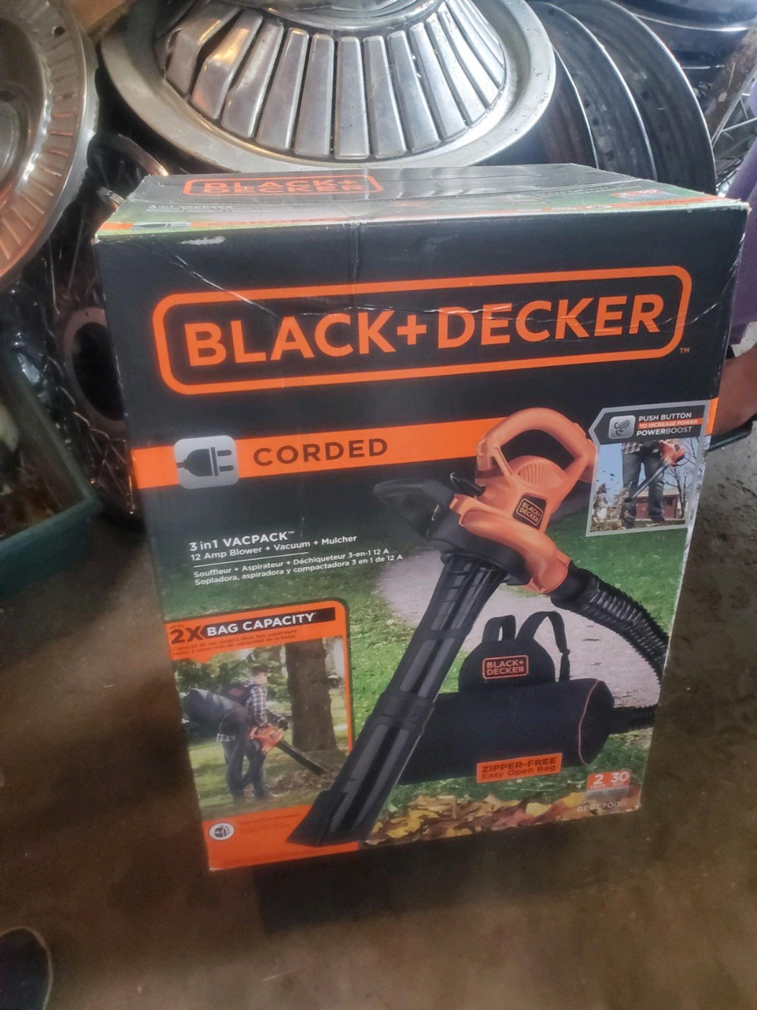 Black and Decker blower/mulcher