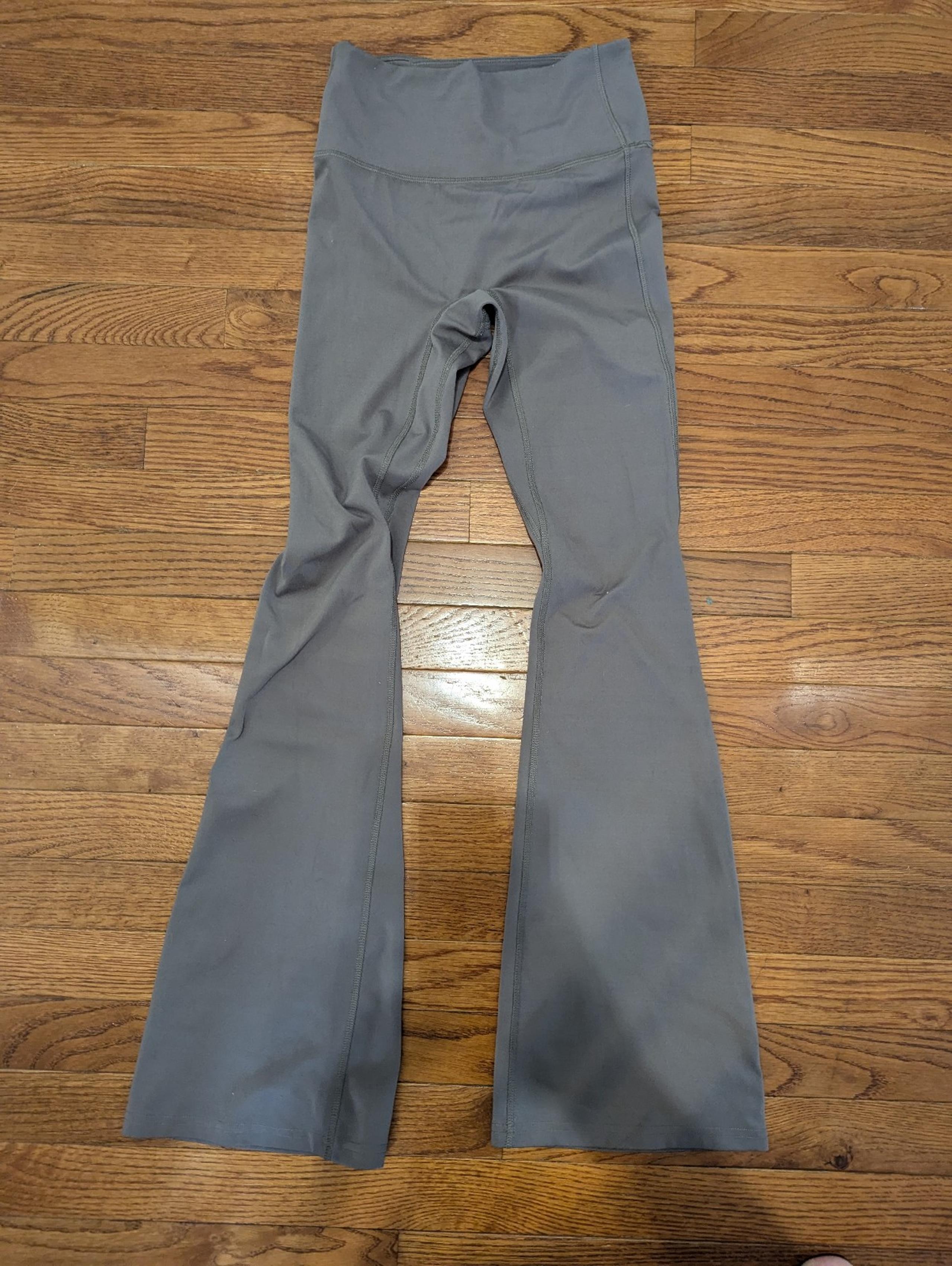 EUC All In Motion Women's XS Gray Flare Leggings Pants Activewear Yoga