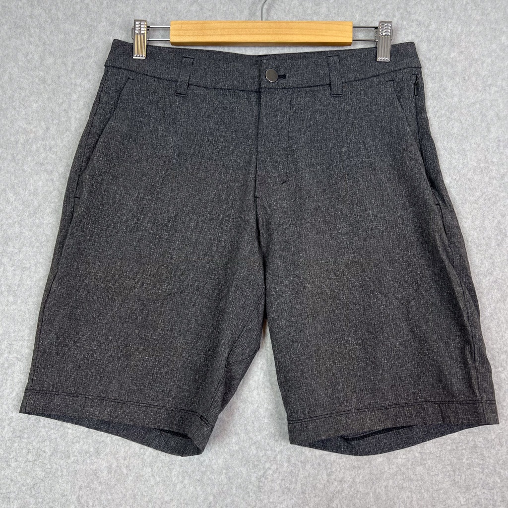 Lululemon Mens 30 Grey Commission Classic Fit Short 9 Ventlight