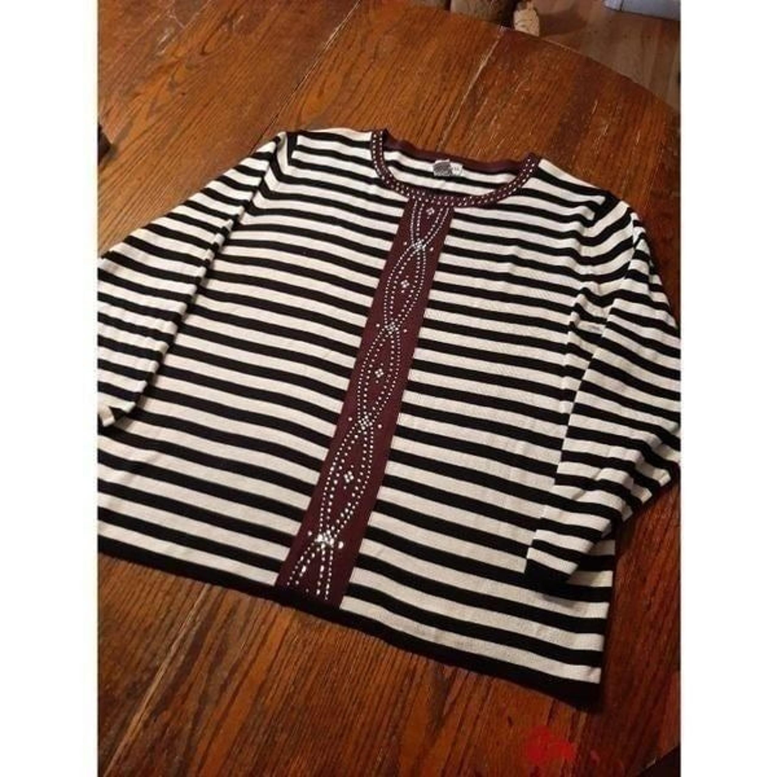 XLP Petite BonWorth Black White Plum Rhinestone Long Sleeve Pullover Sweater