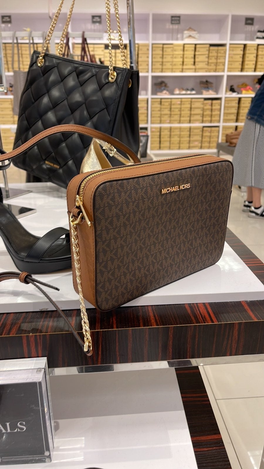 Michael Kors Jet Set Item Large East West Zip Crossbody Brown
