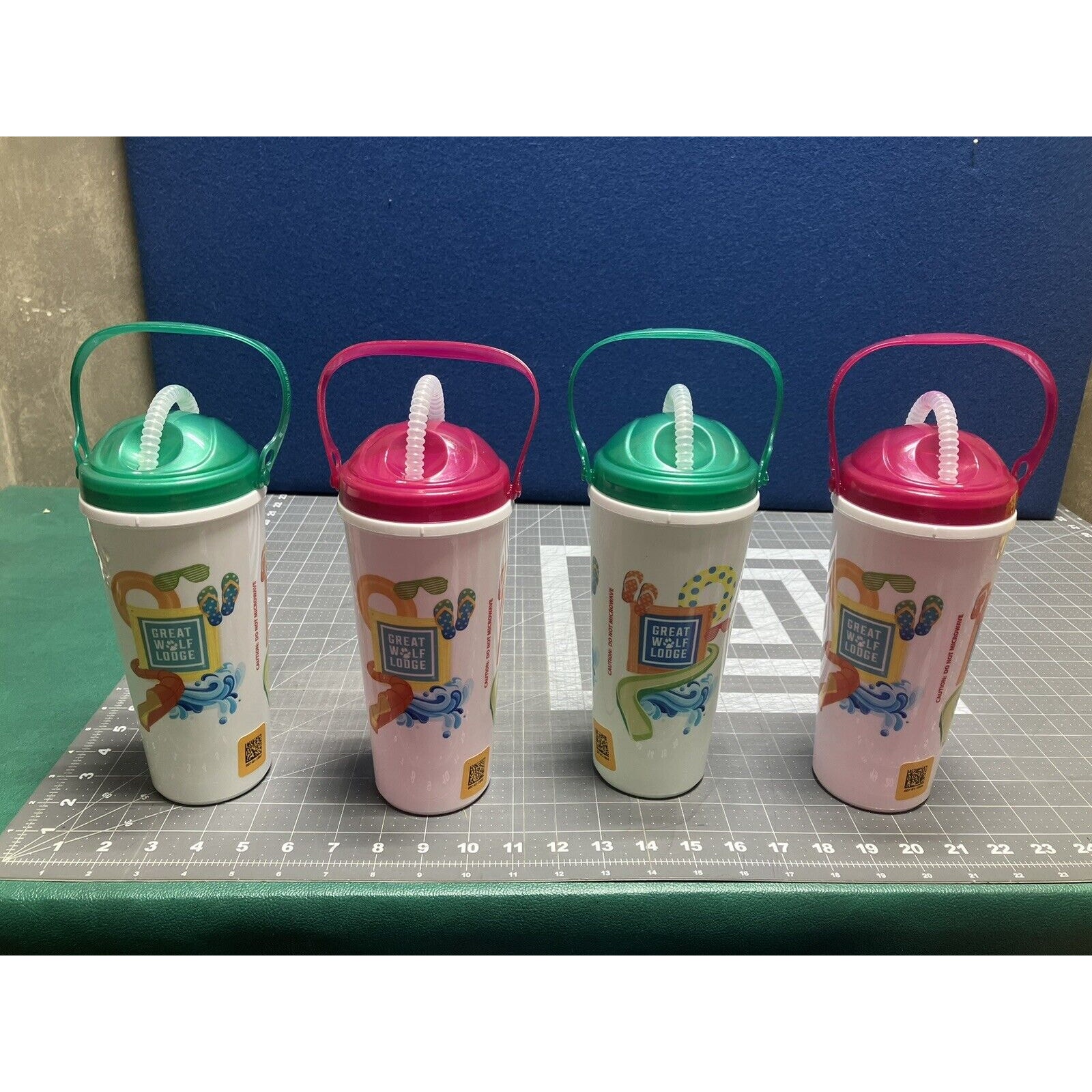Great Wolf Lodge SET 4 Whirley cup Souvenir drink water bottle straws QR codes