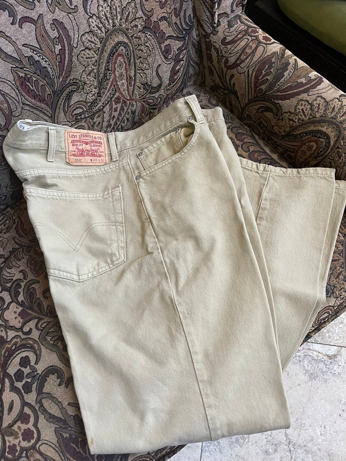 orange tab 550 Beige Levis relaxed jeans NWOT