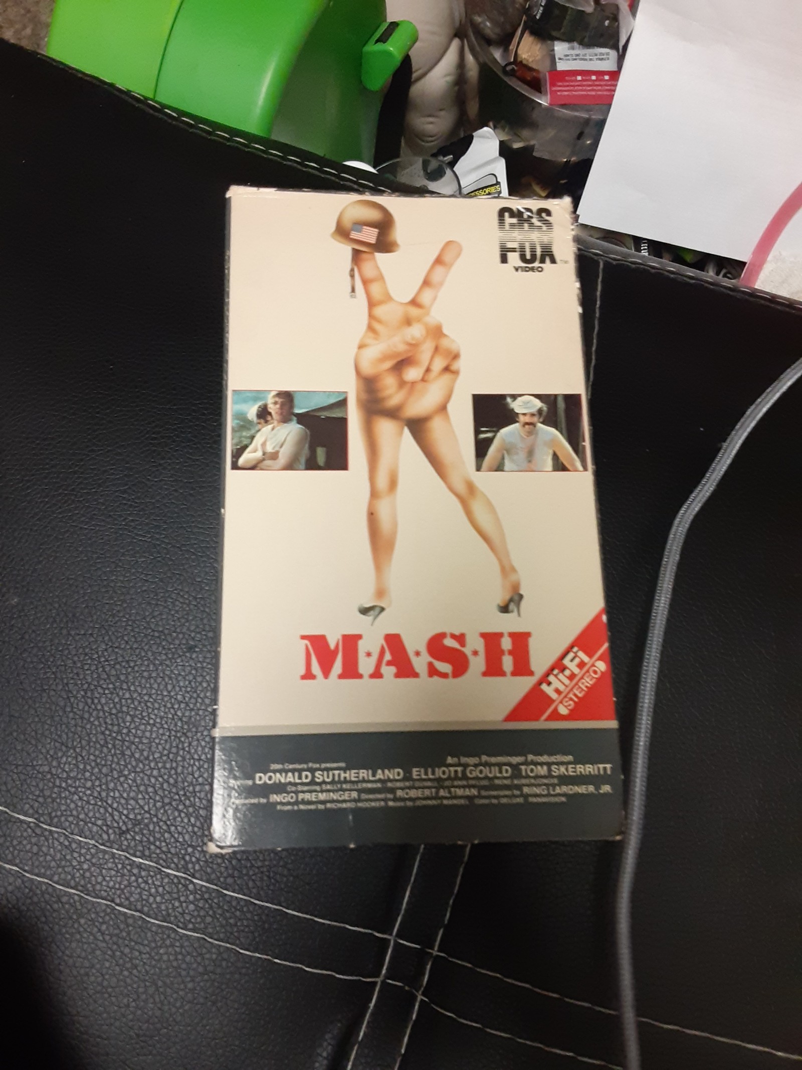 1985 CBS/FOX MASH VHS TAPE NRMINT CONDITION