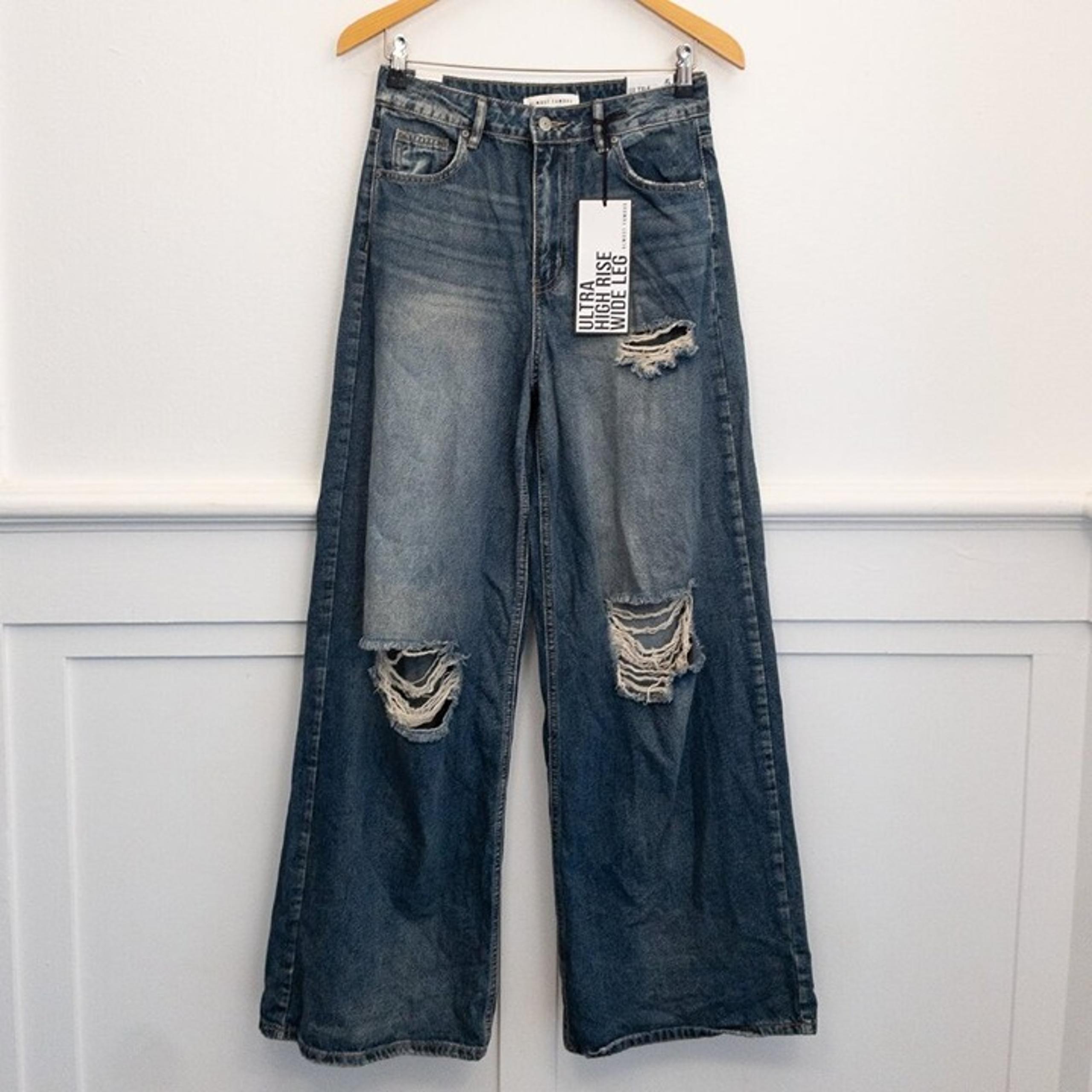 Almost Famous Ultra High-Rise Wide Leg Jeans Distressed Size 5 Medium Wash