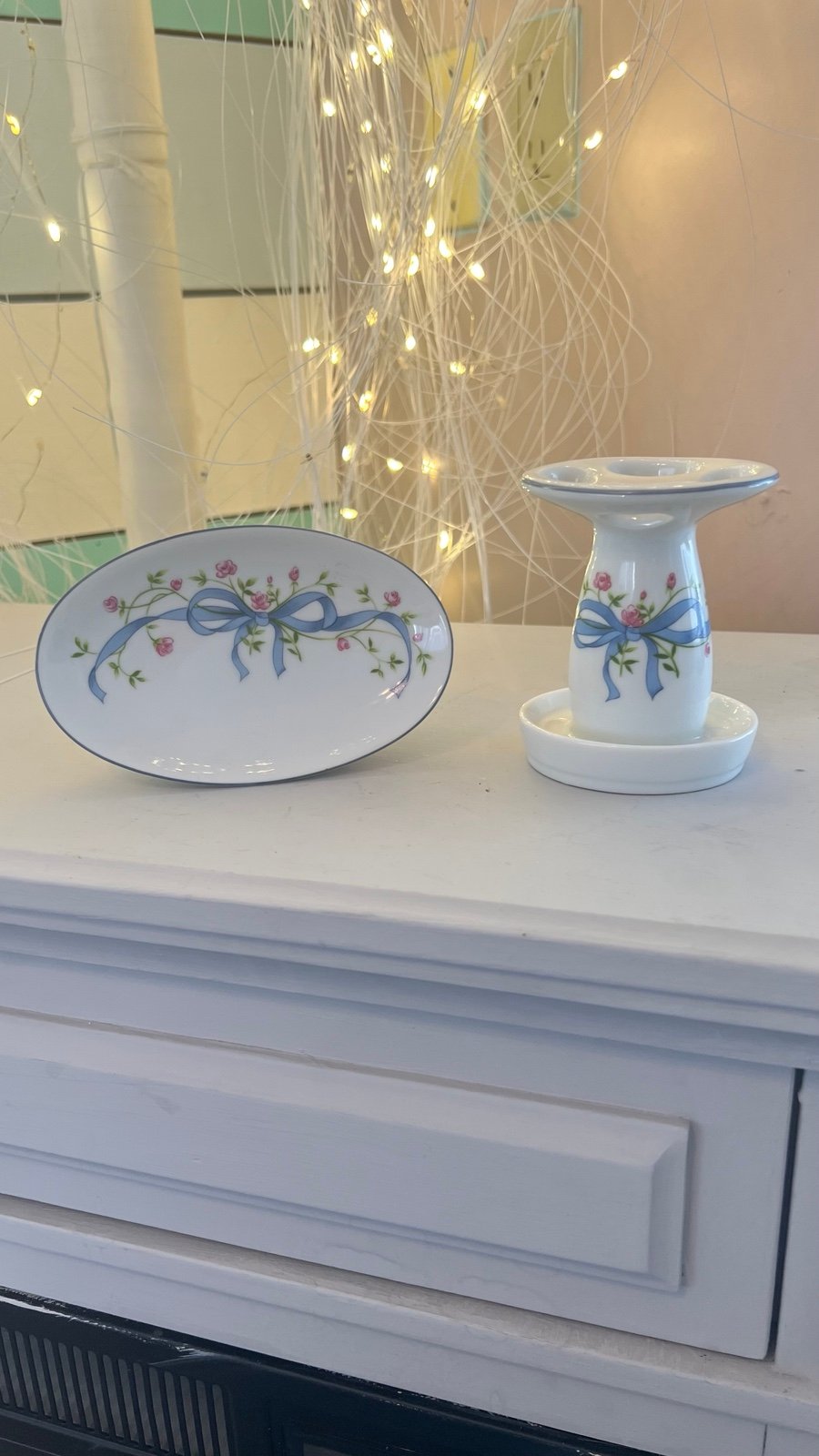 VINTAGE PORCELAIN BATHROOM VANITY SET RIBBONS & ROSES