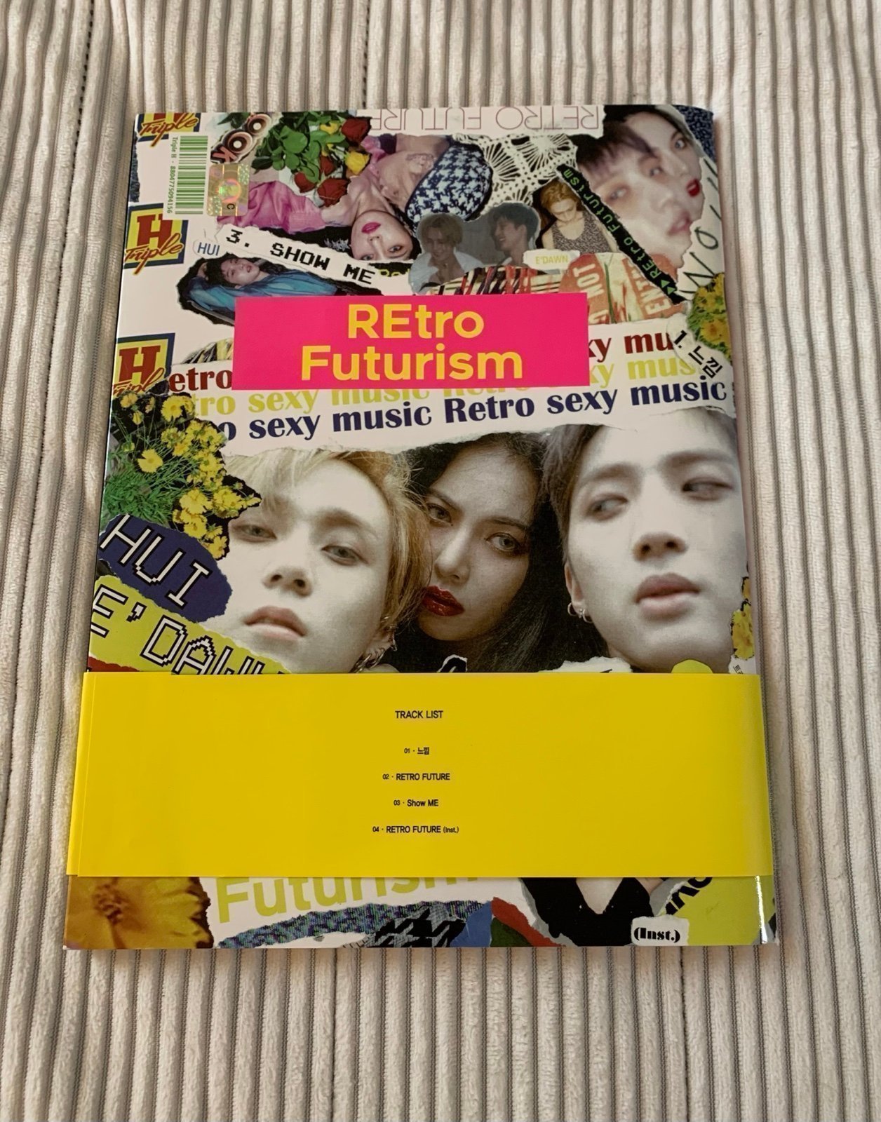 Triple H 2nd Mini Album Retro Futurism CD Photobook