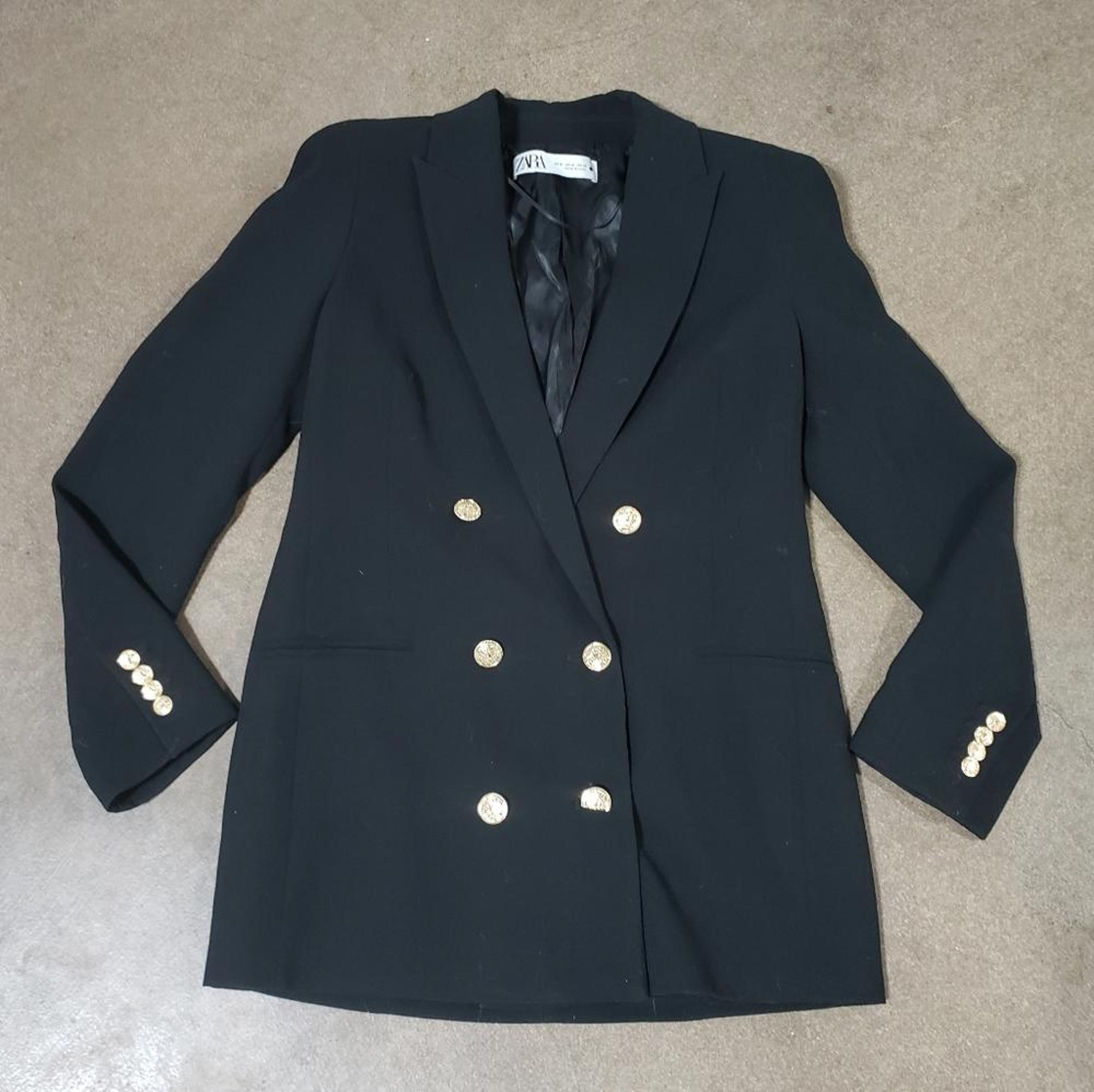Black Button Detailed Zara Business Blazer