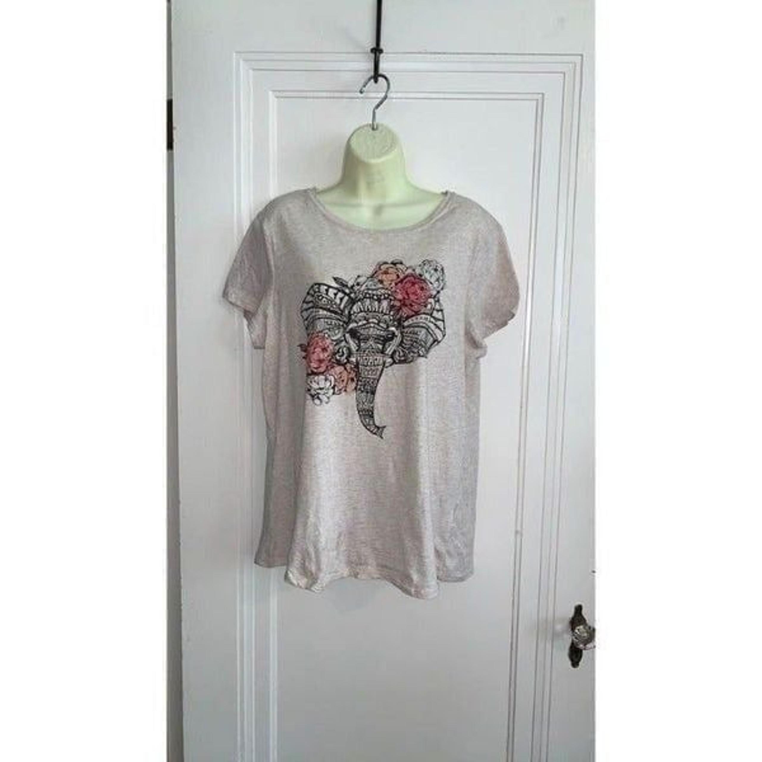 NWOT I Jeans by Buffalo beige T-shirt