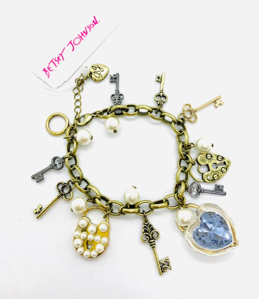 Betsey Johnson Plastic Bracelets | Mercari Betsey Johnson Plastic Bracelets | Mercari