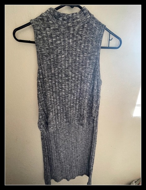 Women's sleeveless grey dress