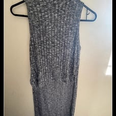 Women's sleeveless grey dress