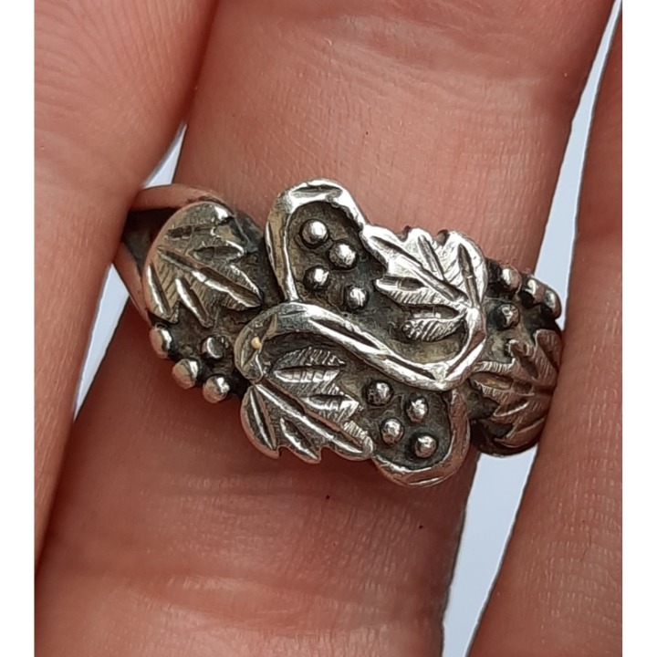 VIntage Sterling grape leaf ring size 8
