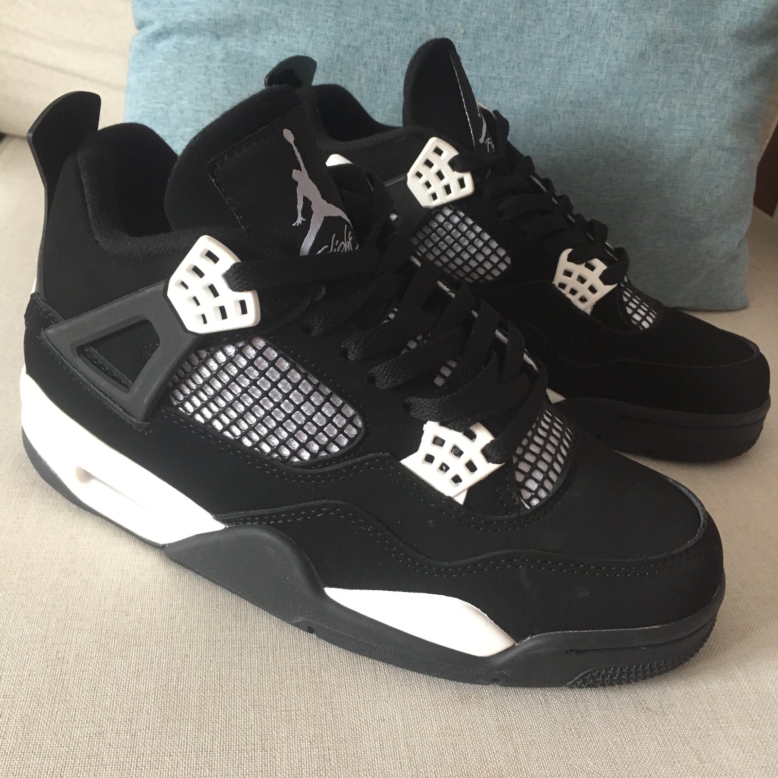 Jordan 4 women size 8us