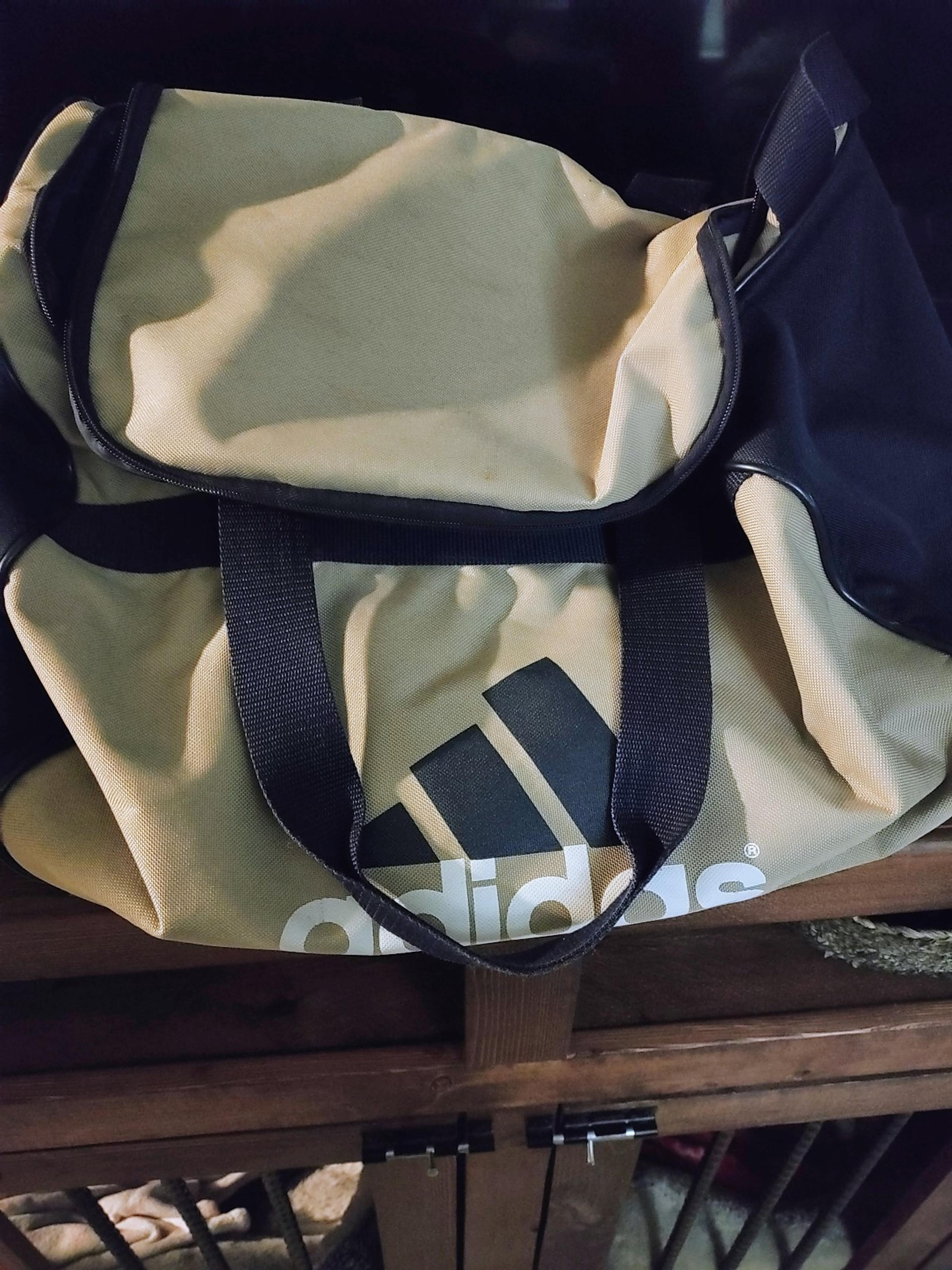 Vintage Adidas small/medium size duffle
