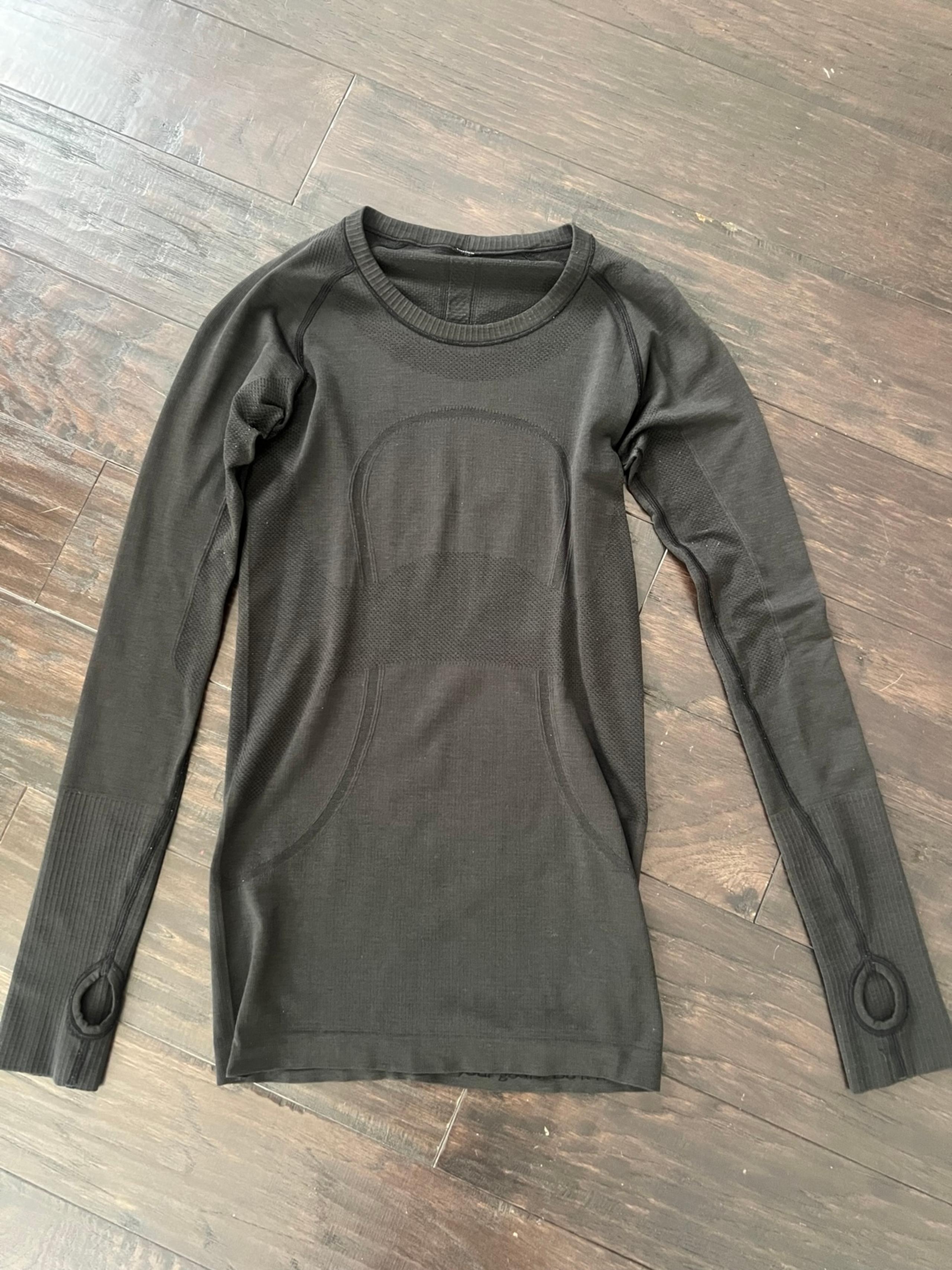 Lululemon Black Swiftly Tech Long Sleeve Size 4