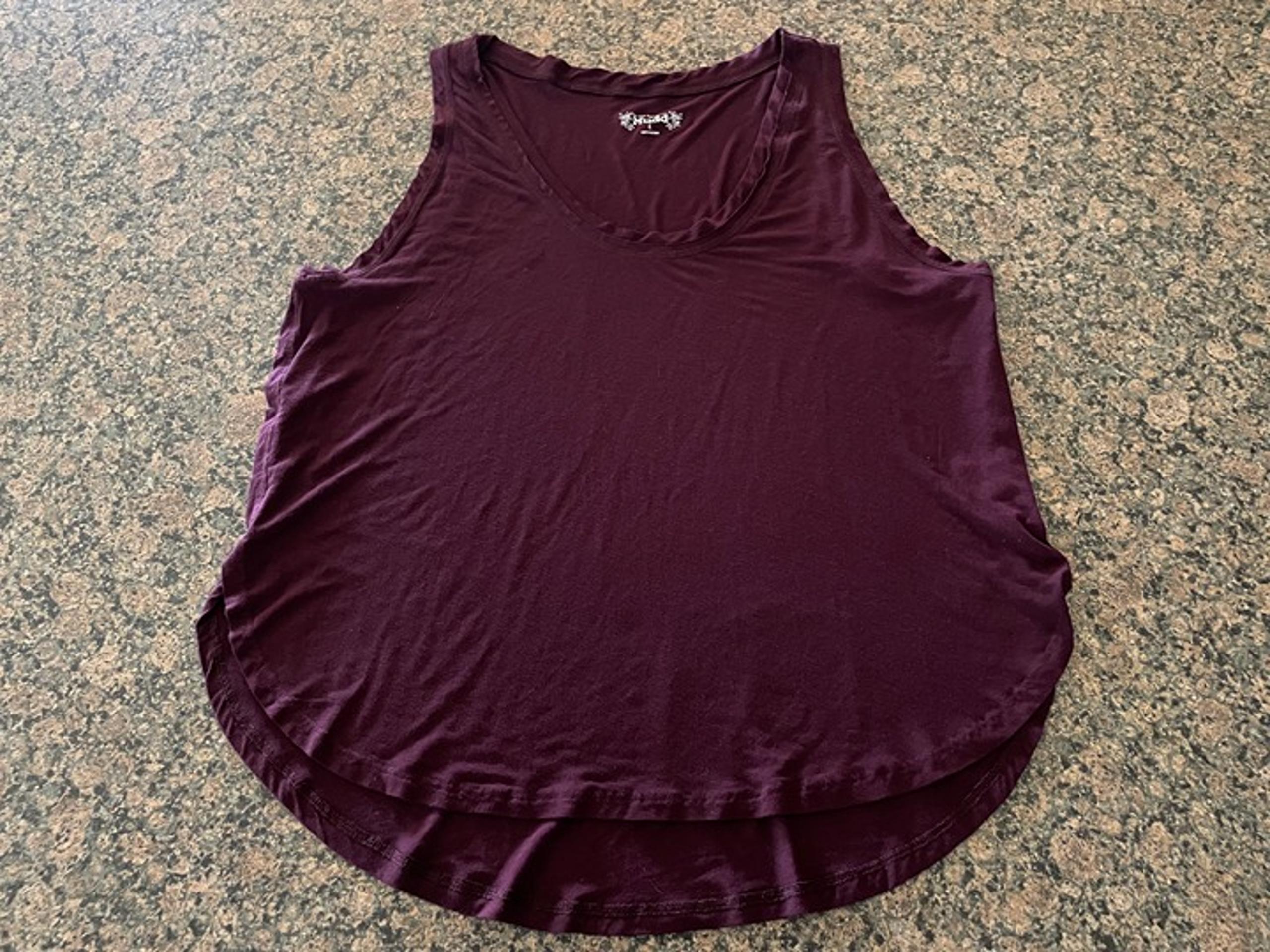 Women's Mudd tank top size Large maroon rayon sleeveless shirt