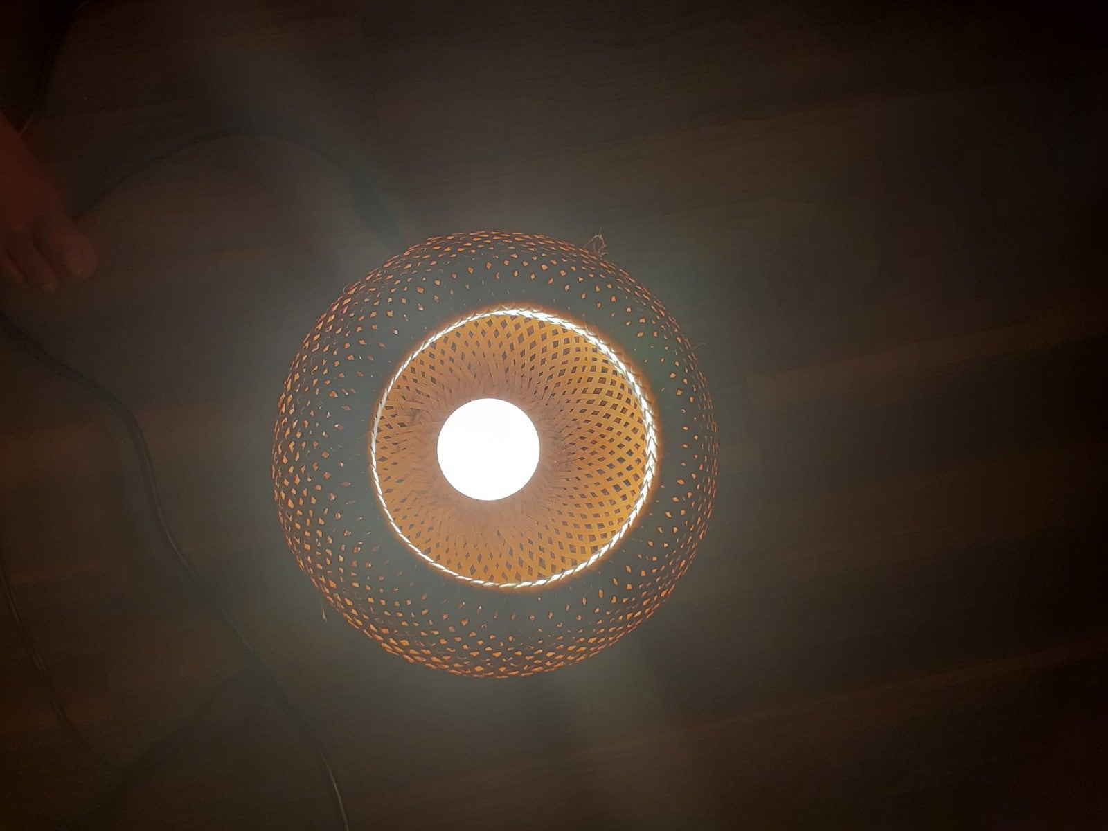 Woven bedside table lamp that'll light up a room beautifully.